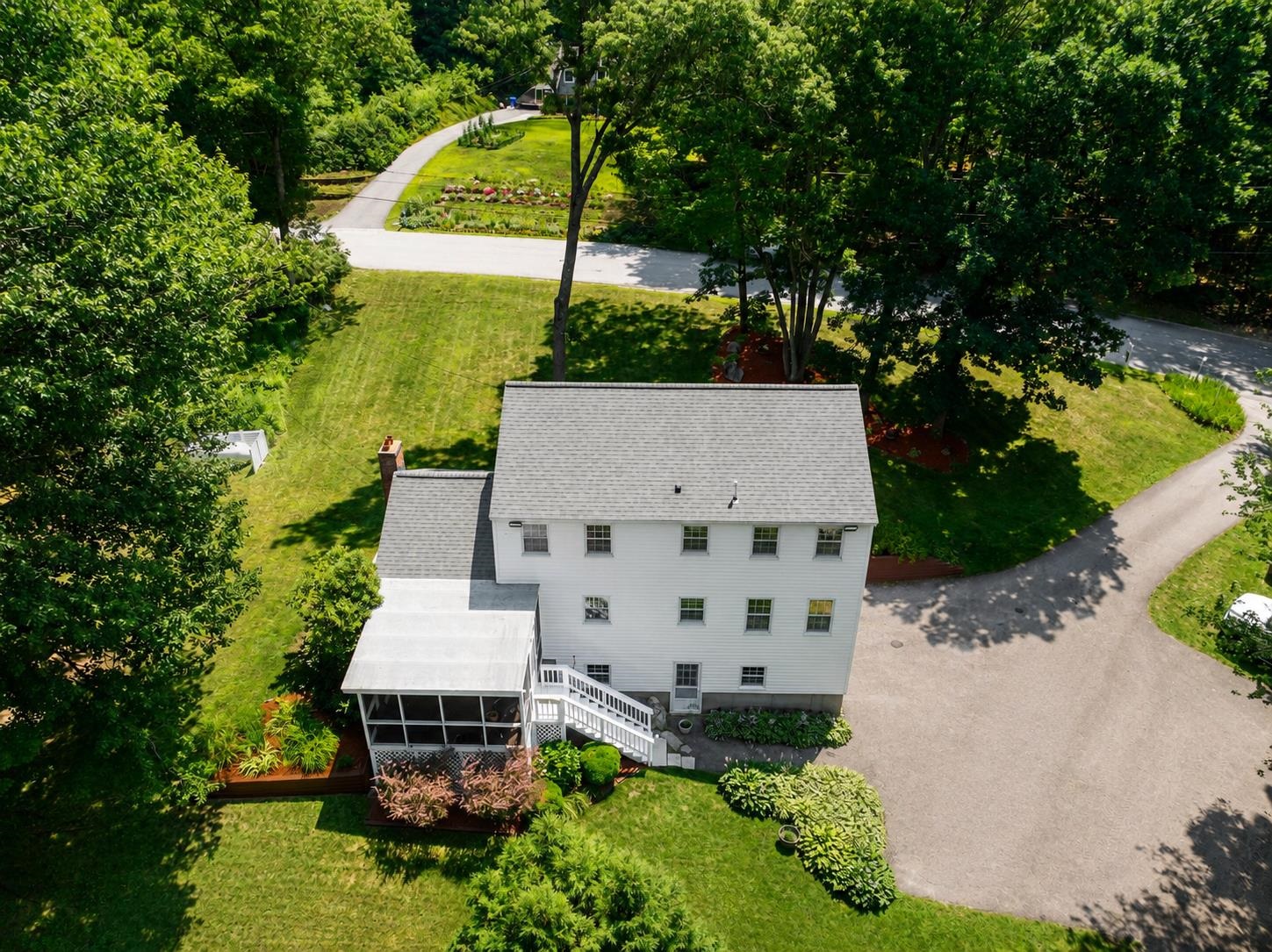 61 Glen Dr, Hudson, NH 03051
