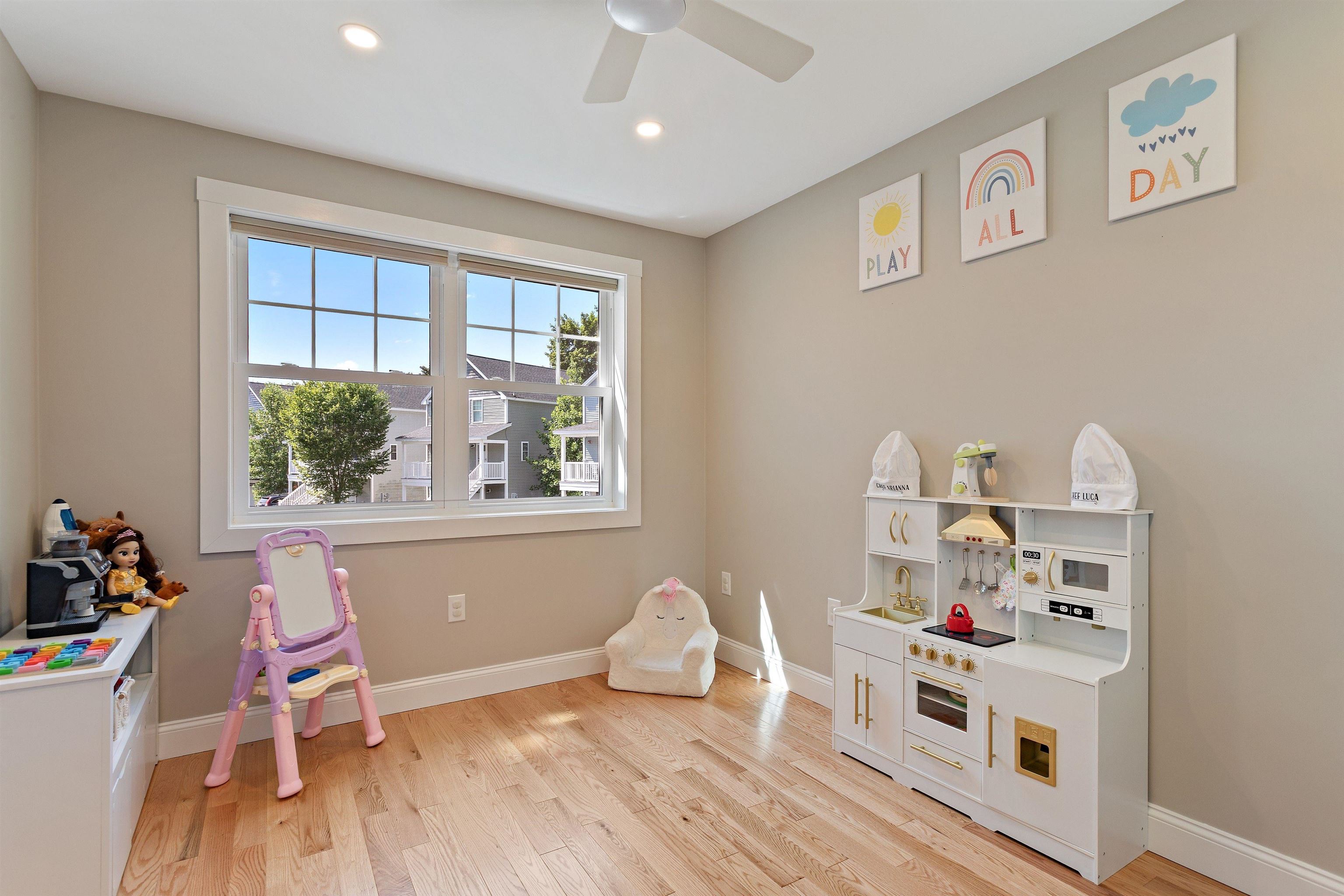 10 Charron Cir, Exeter, NH 03833