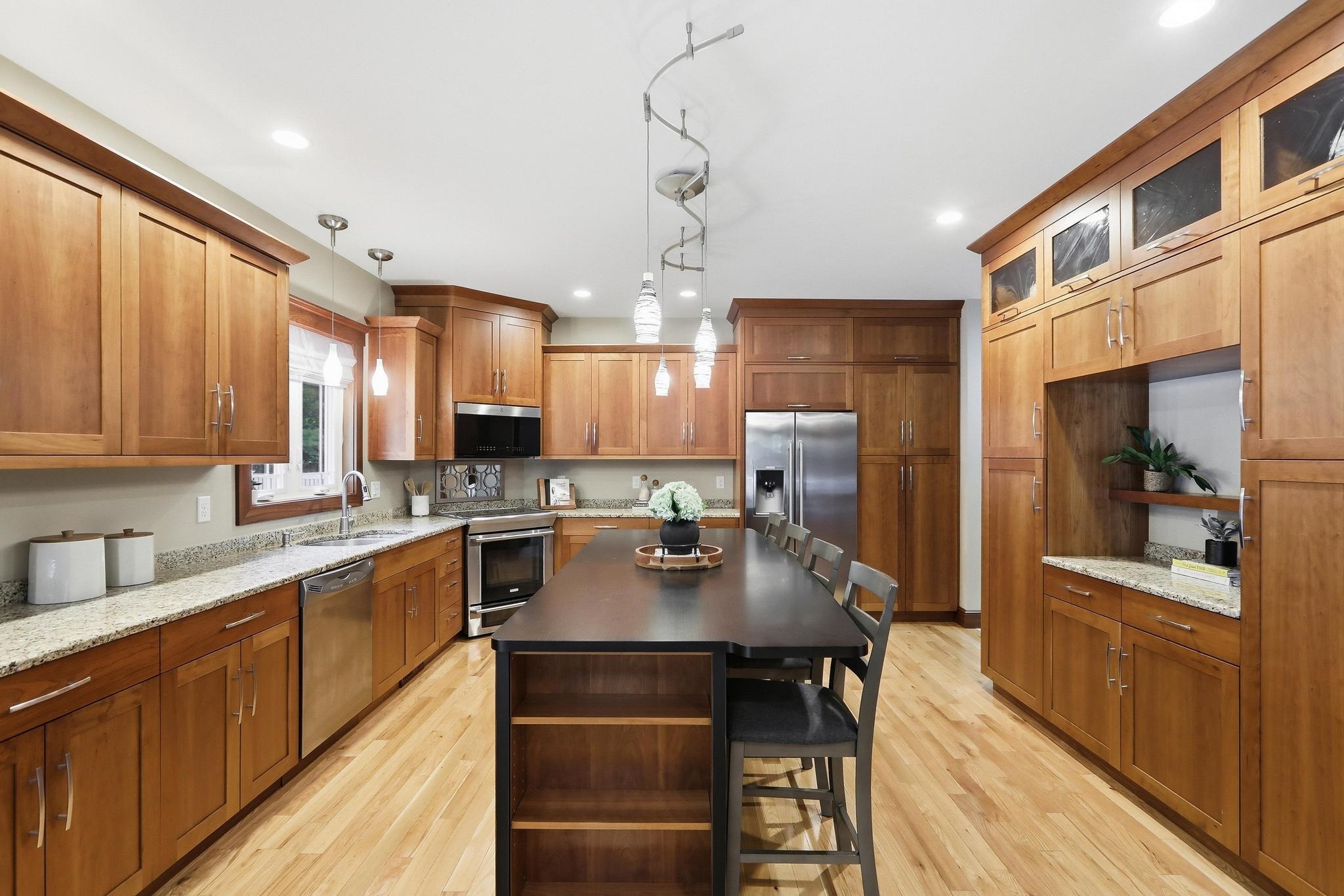 9 Jacob Rd, Windham, NH 03087
