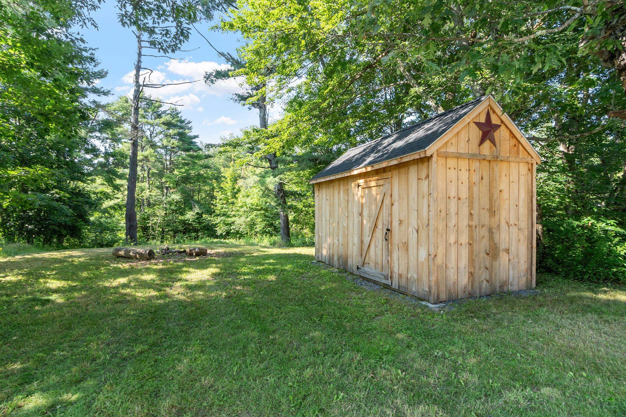 2 W Hill Rd, Troy, NH 03465