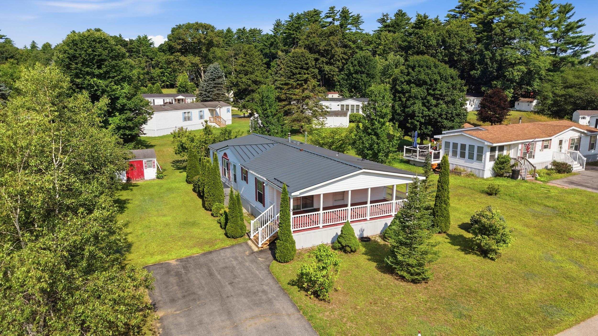3 Adams St, Epsom, NH 03234