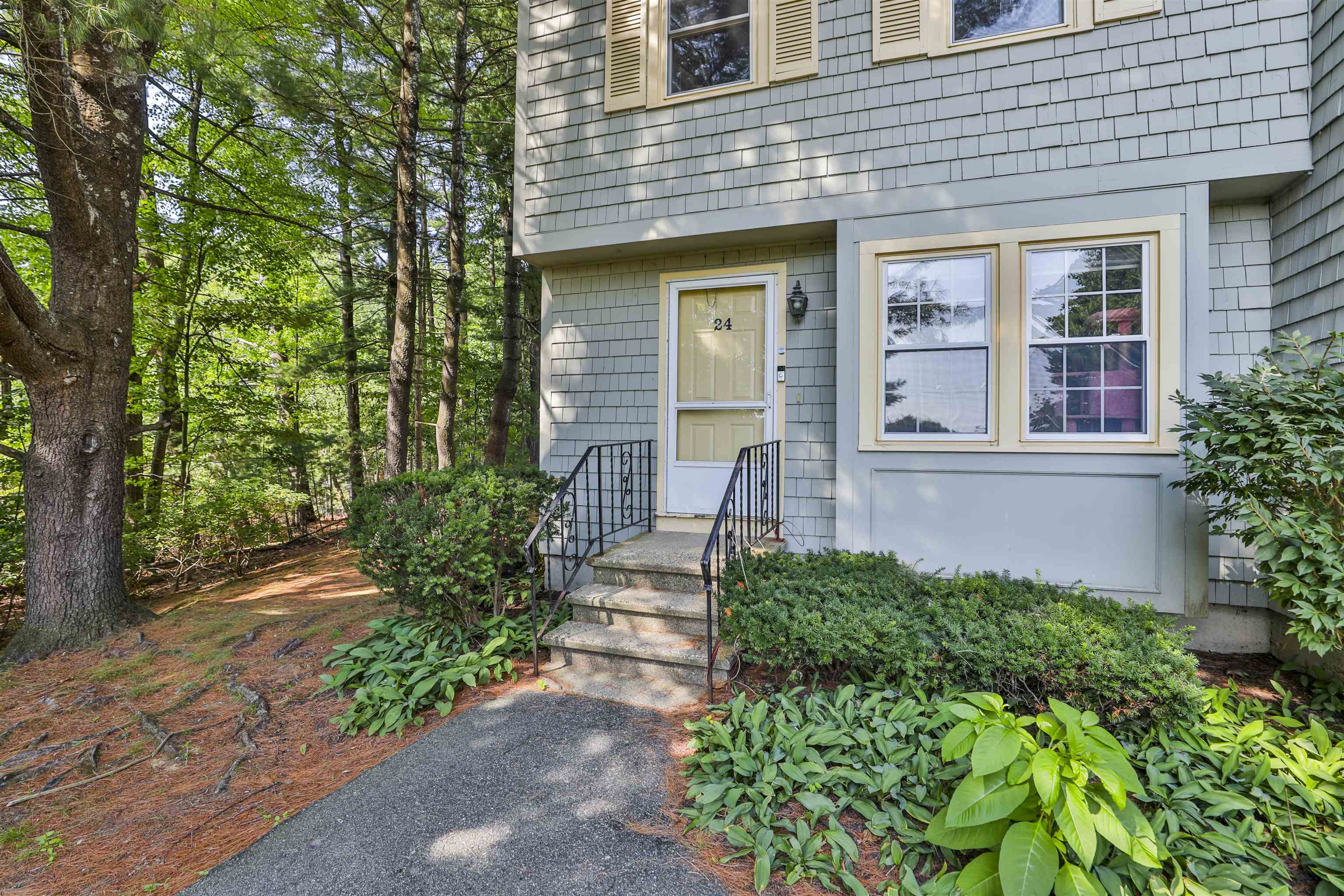 24 Gunstock Rg, Merrimack, NH 03054