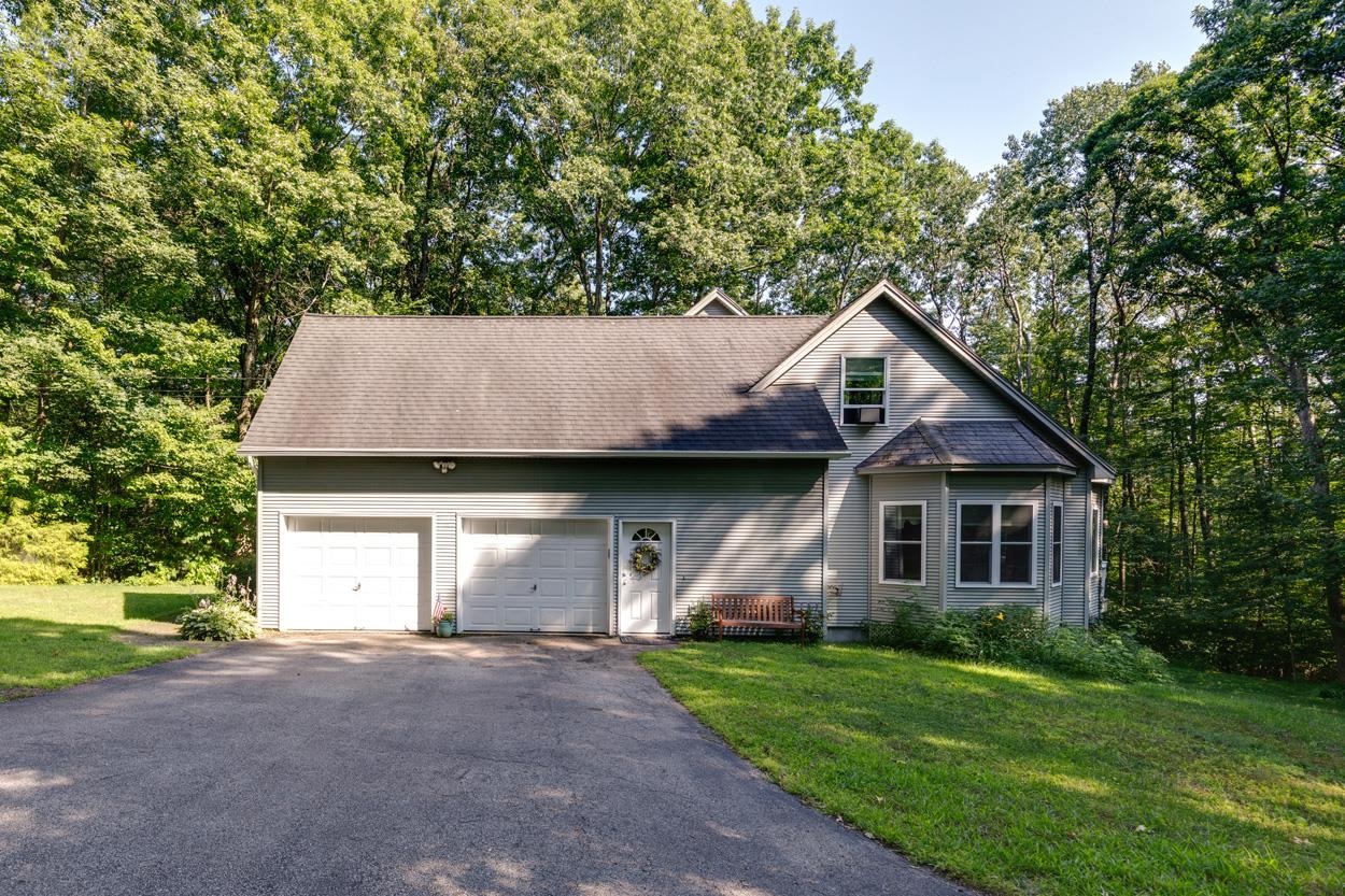 14 Fieldstone Dr, Hooksett, NH 03106
