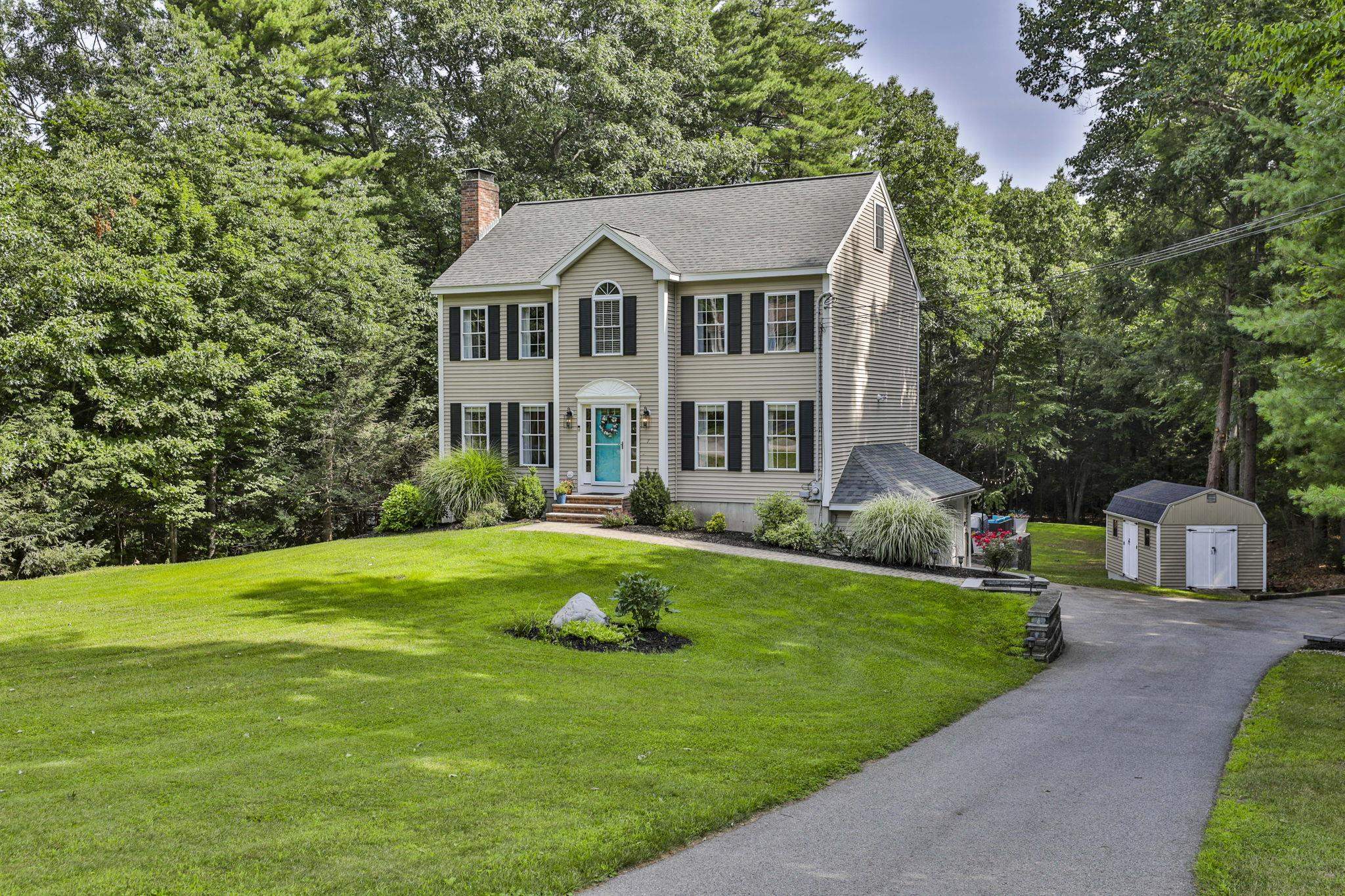 7 Kenwood Dr, Newton, NH 03858