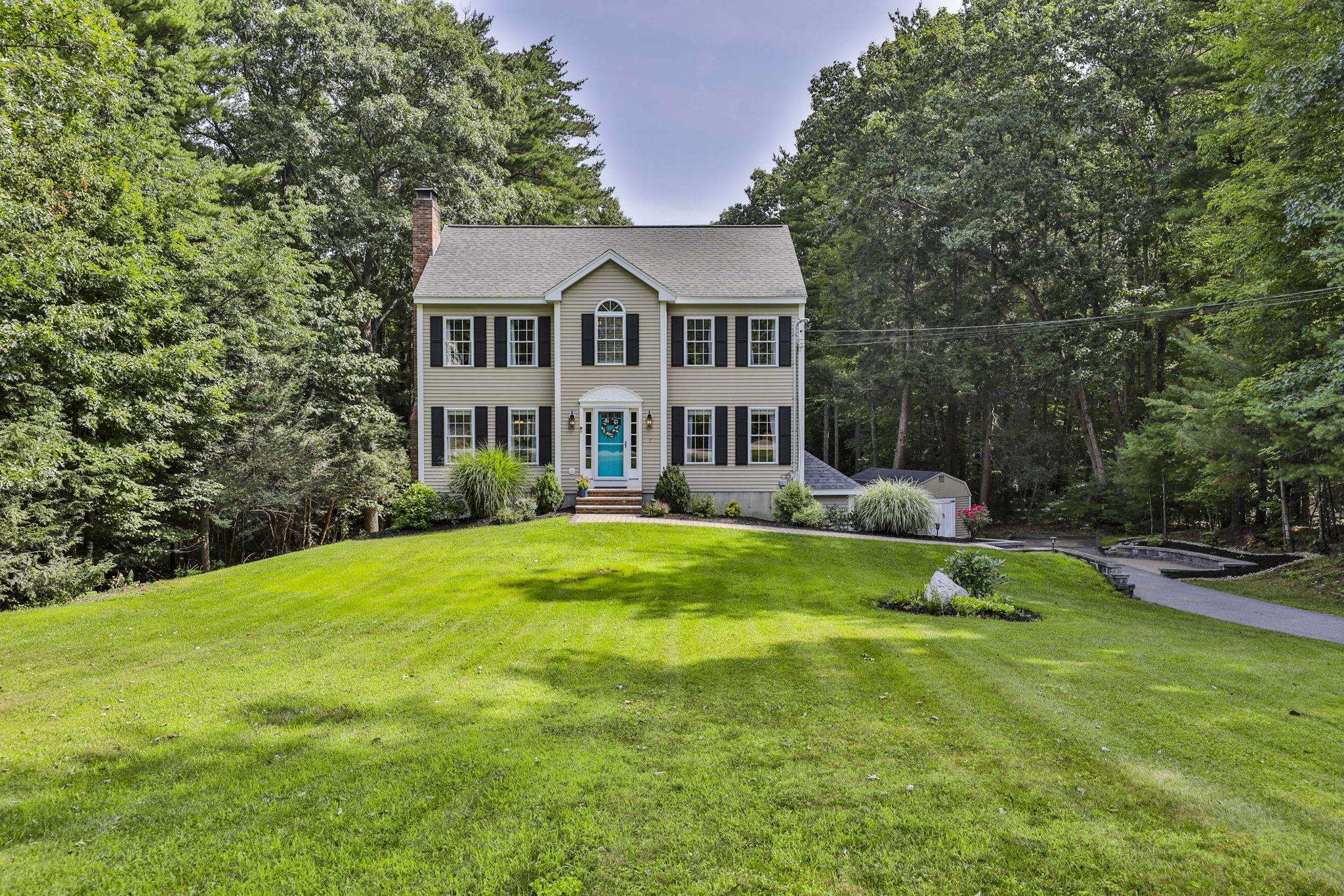 7 Kenwood Dr, Newton, NH 03858