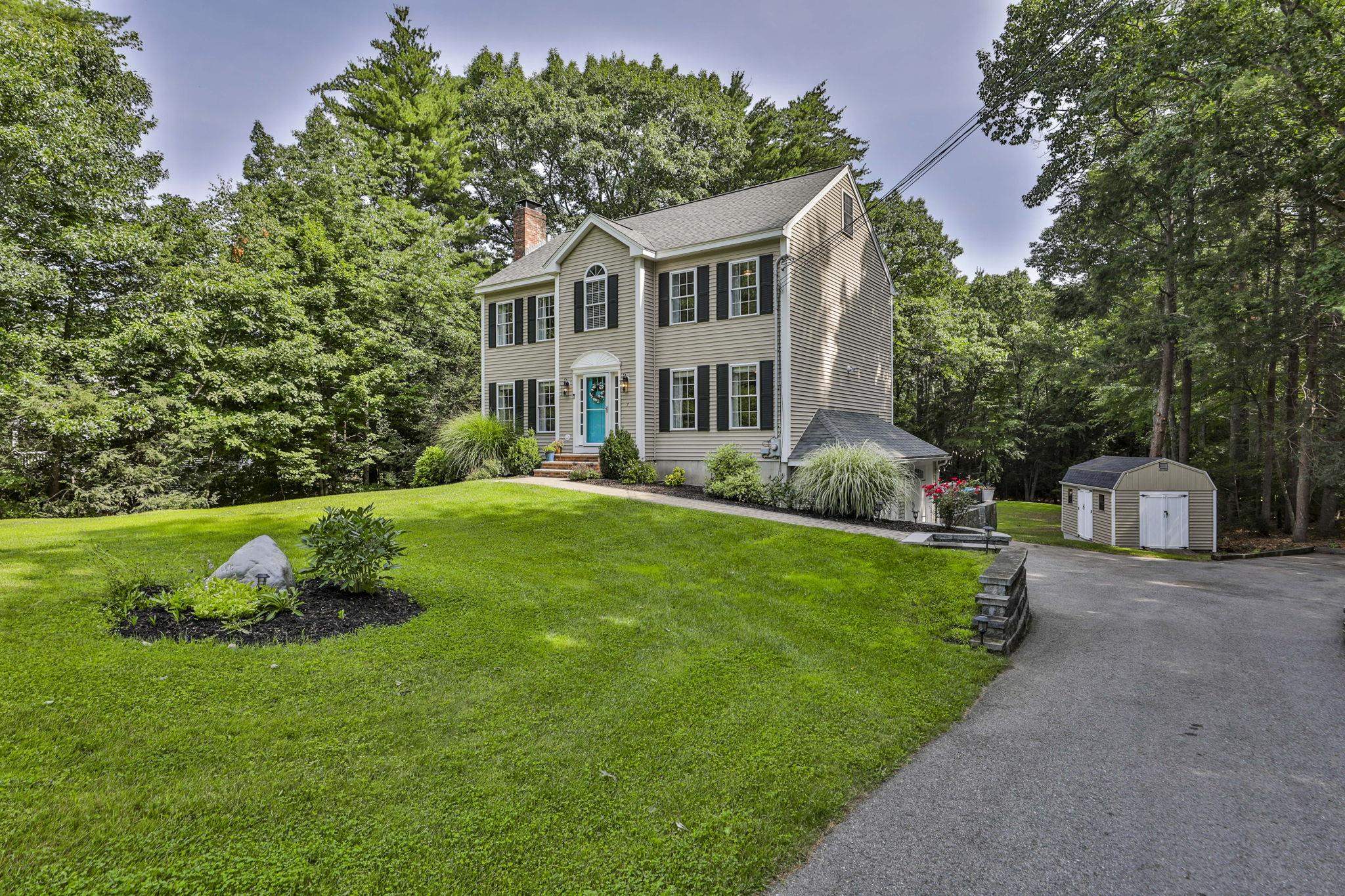 7 Kenwood Dr, Newton, NH 03858
