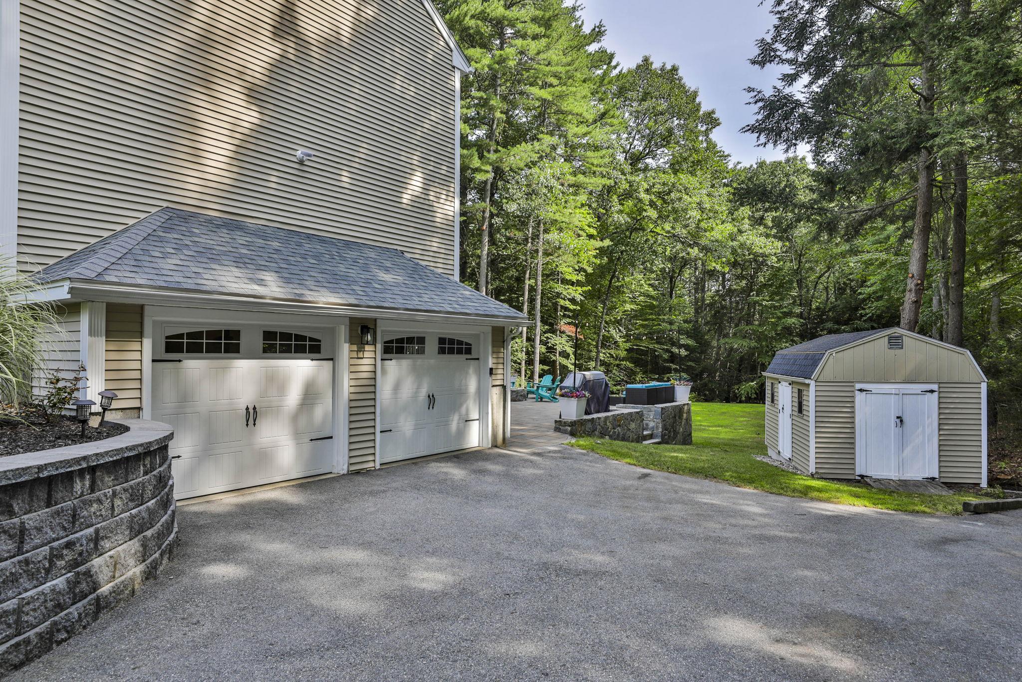 7 Kenwood Dr, Newton, NH 03858