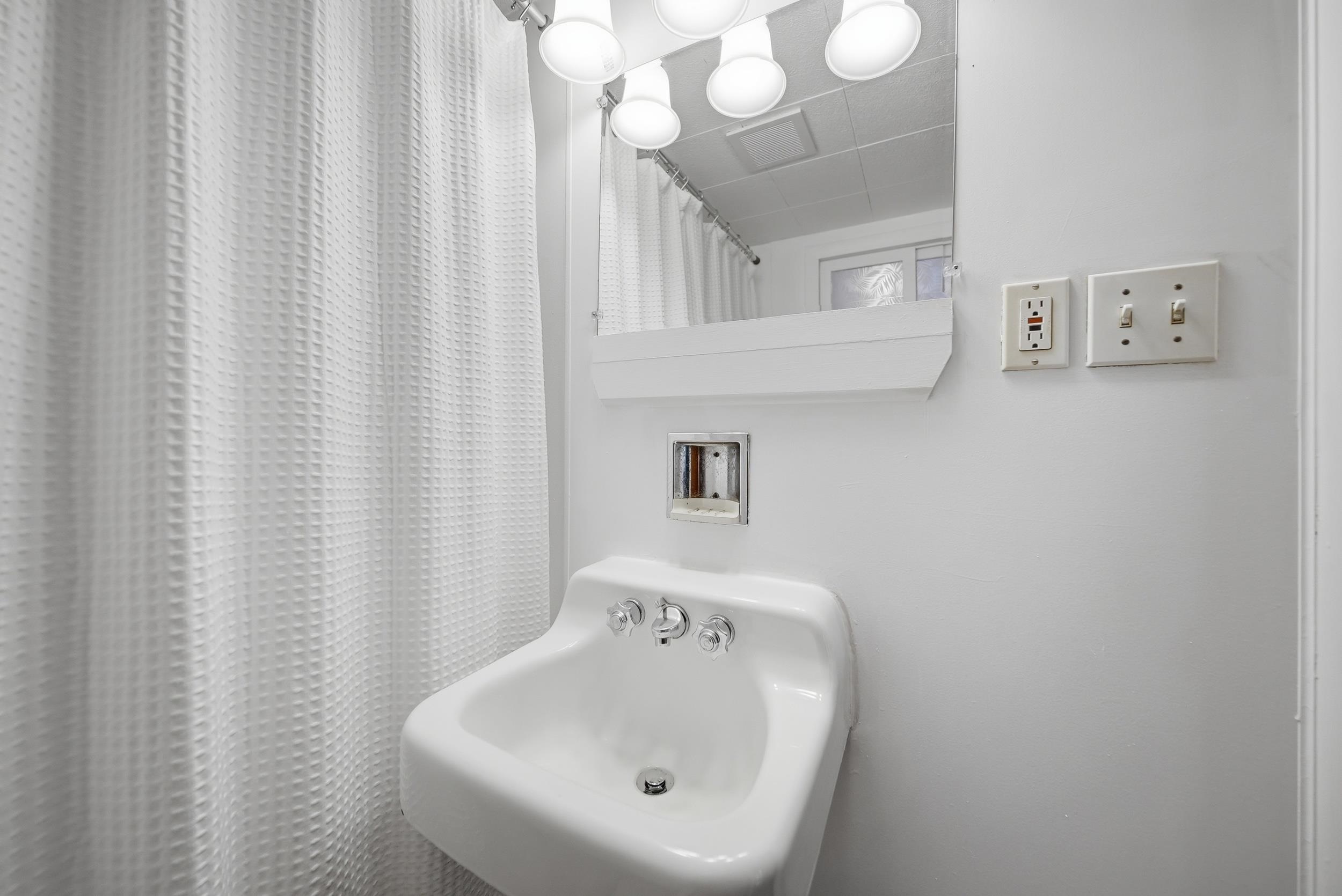 545 N State St, Concord, NH 03301