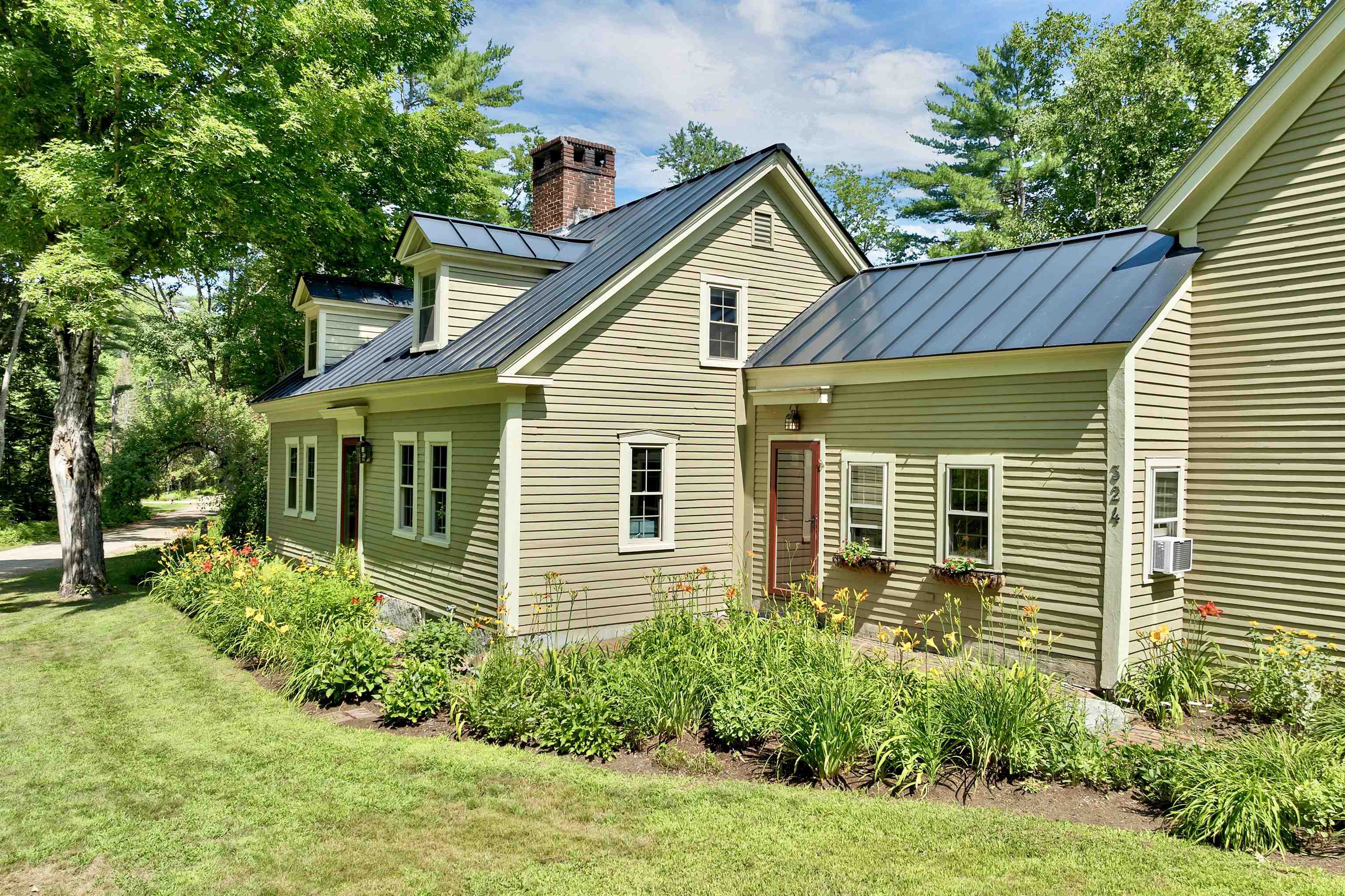 324 Cotton Valley Rd, Wolfeboro, NH 03894