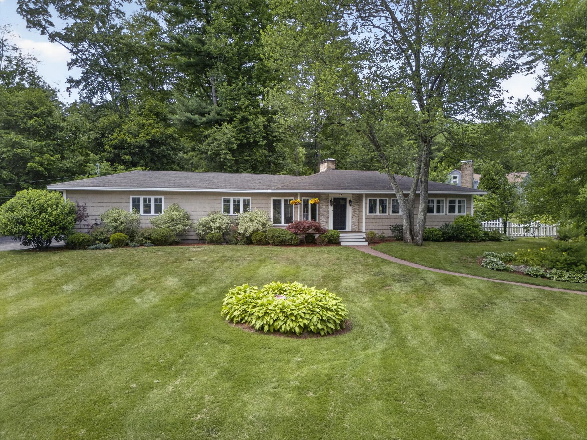 12 Shady Ln, Manchester, NH 03104