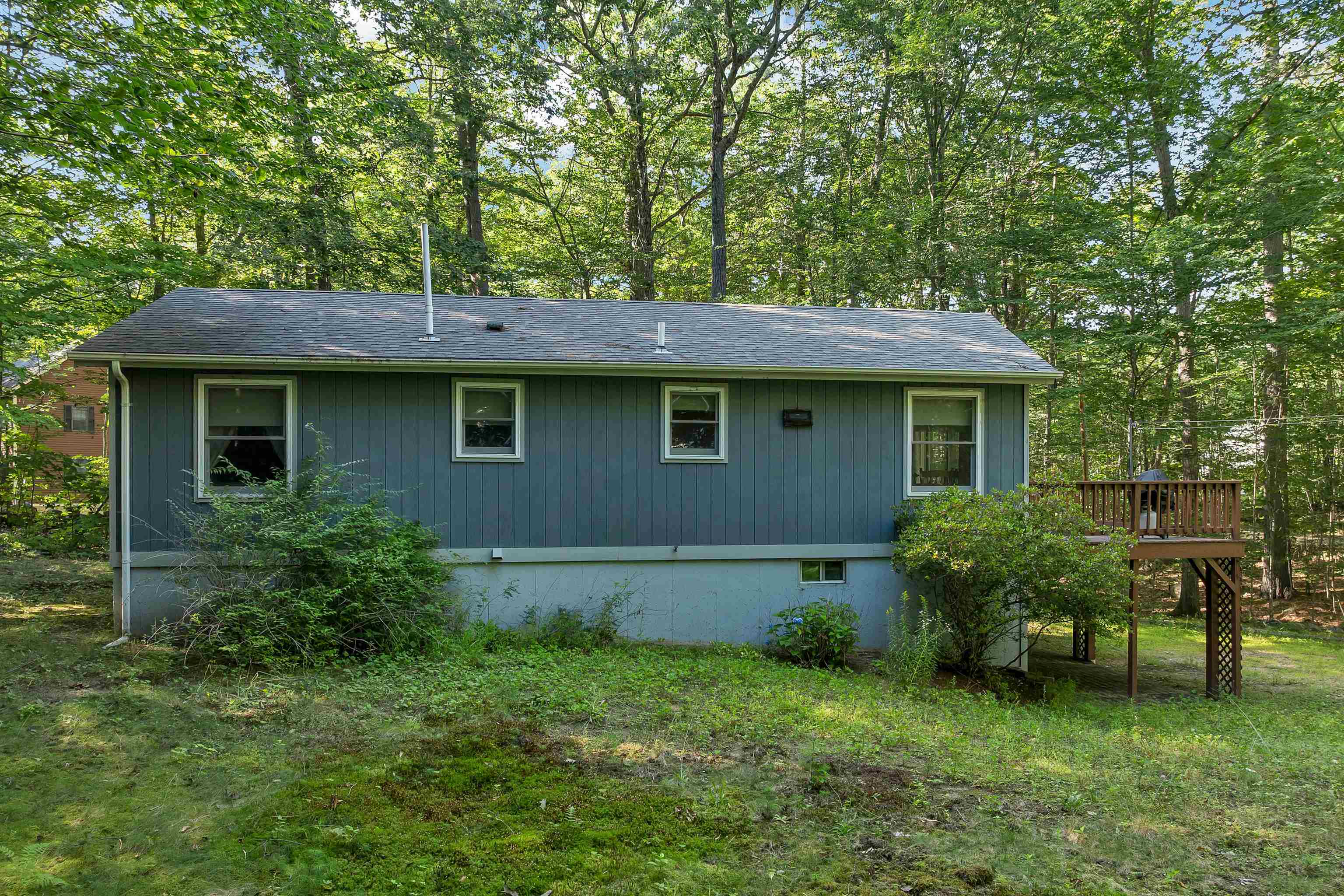 86 Heatherwood Dr, Moultonborough, NH 03254