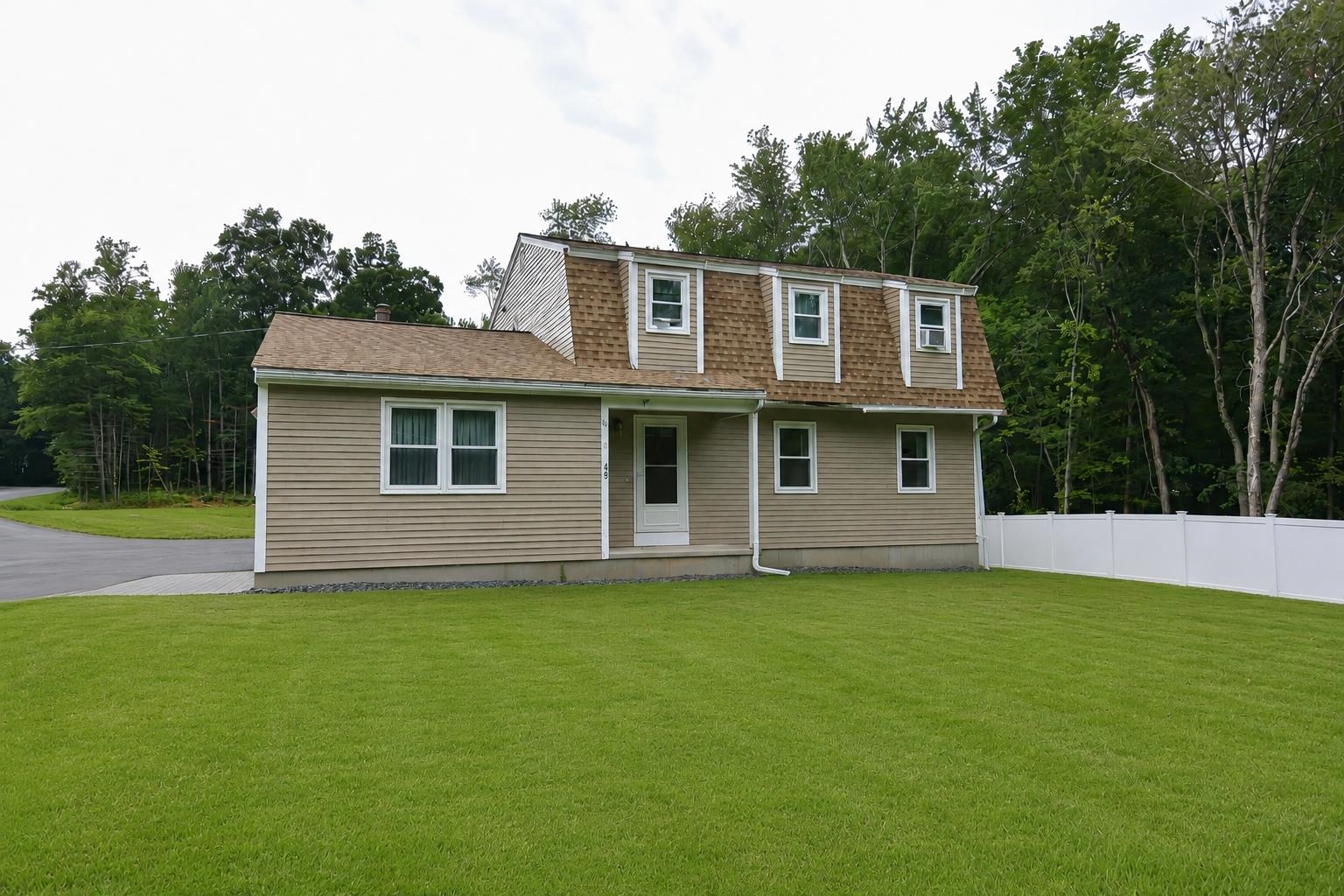 49 Academy Ave, Atkinson, NH 03811