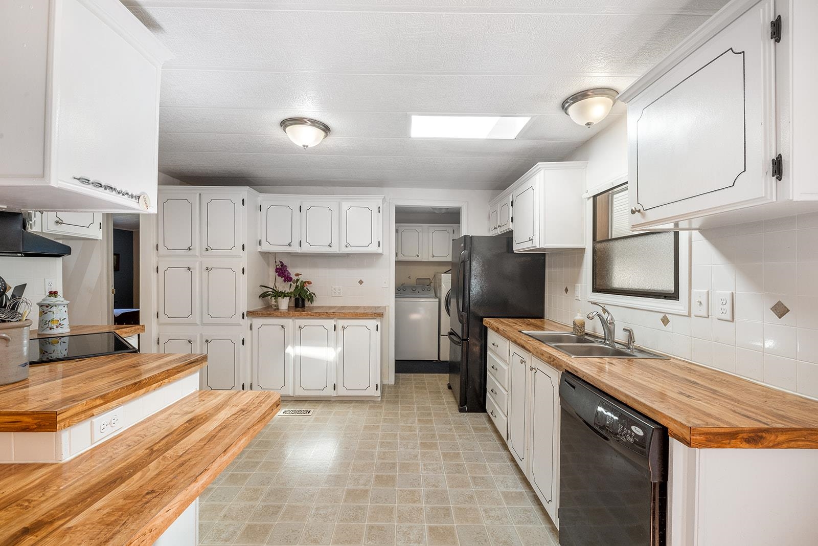 2 Cheryl Dr, Concord, NH 03303