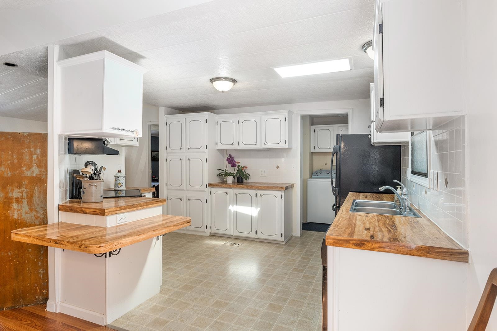 2 Cheryl Dr, Concord, NH 03303