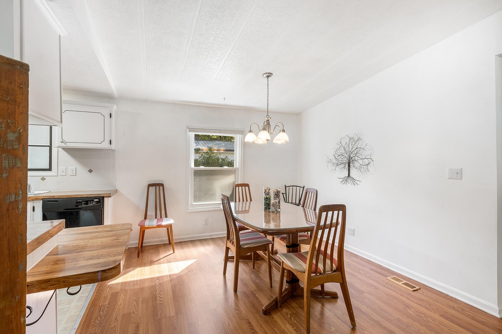 2 Cheryl Dr, Concord, NH 03303