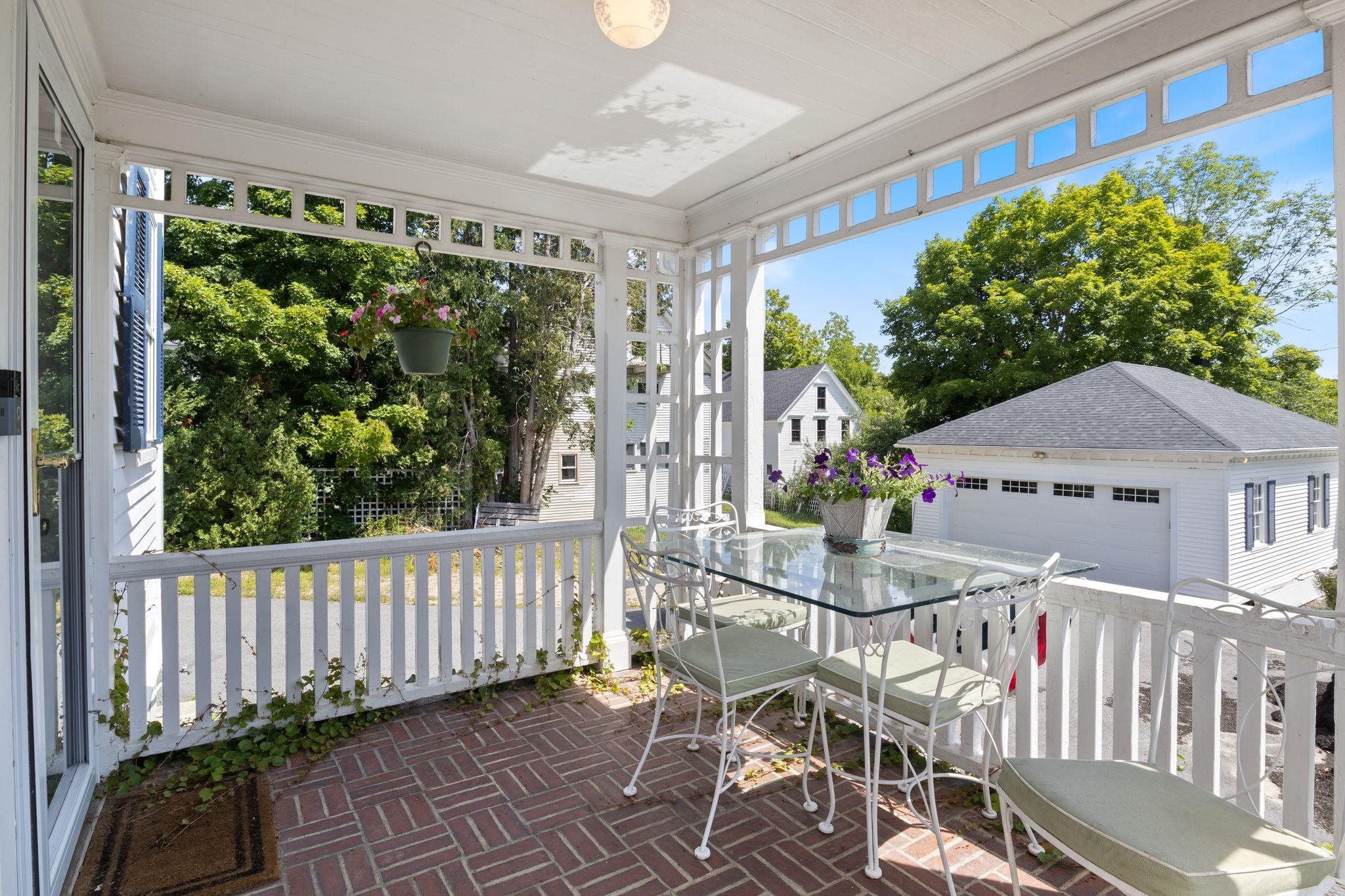 555 Main St, Farmington, NH 03835
