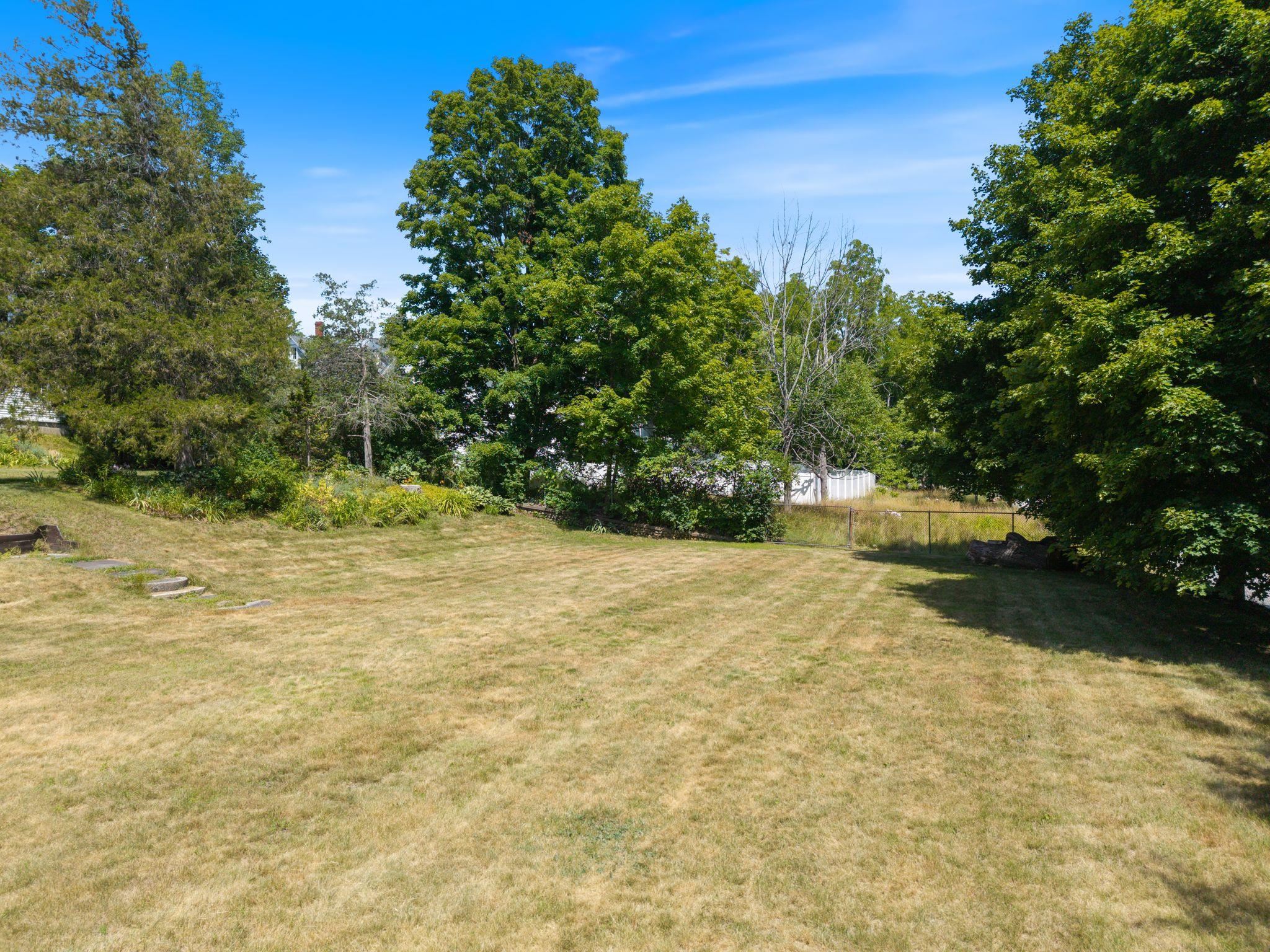555 Main St, Farmington, NH 03835