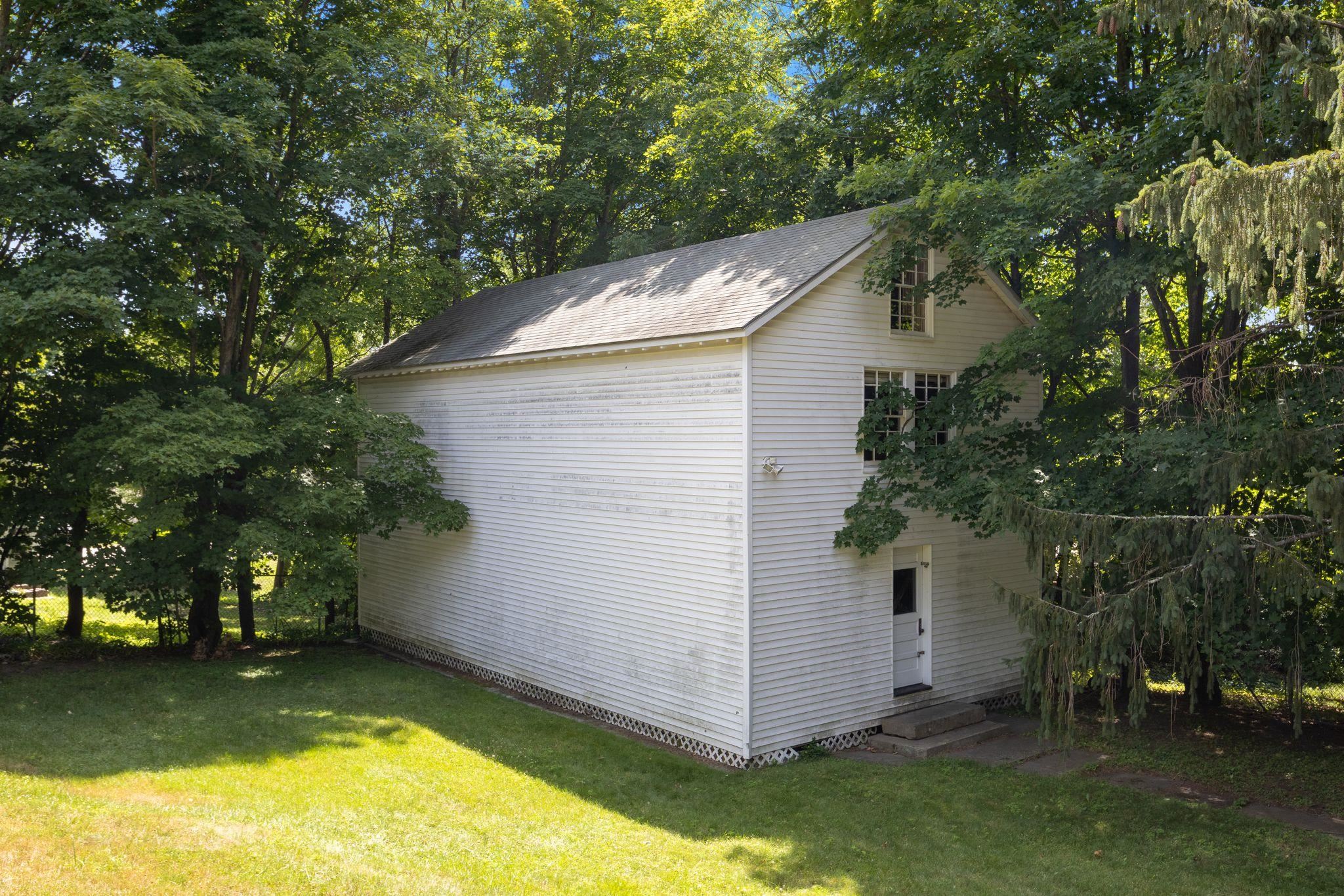 555 Main St, Farmington, NH 03835