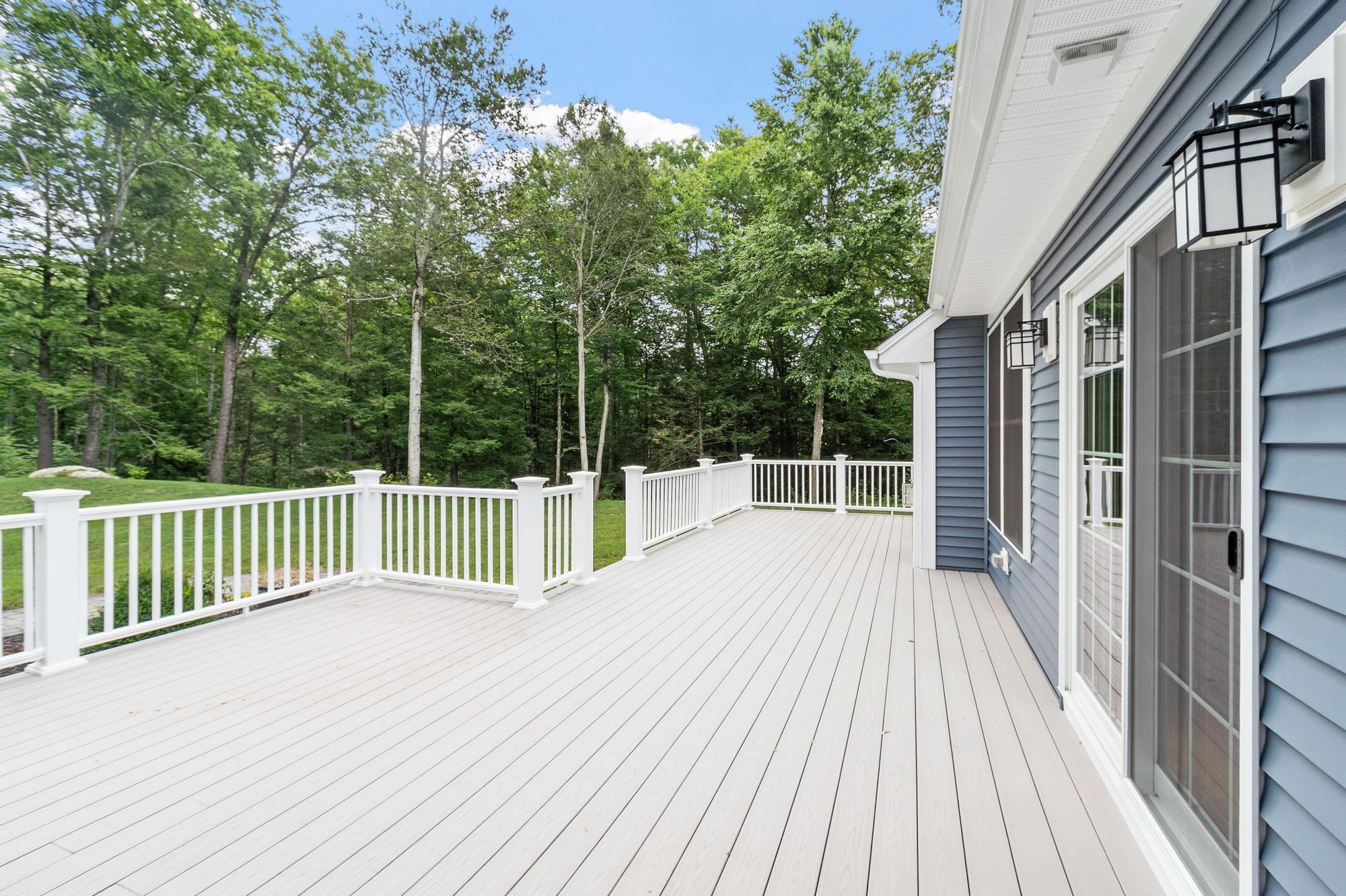129 Gritstmill Rd, Fremont, NH 03044
