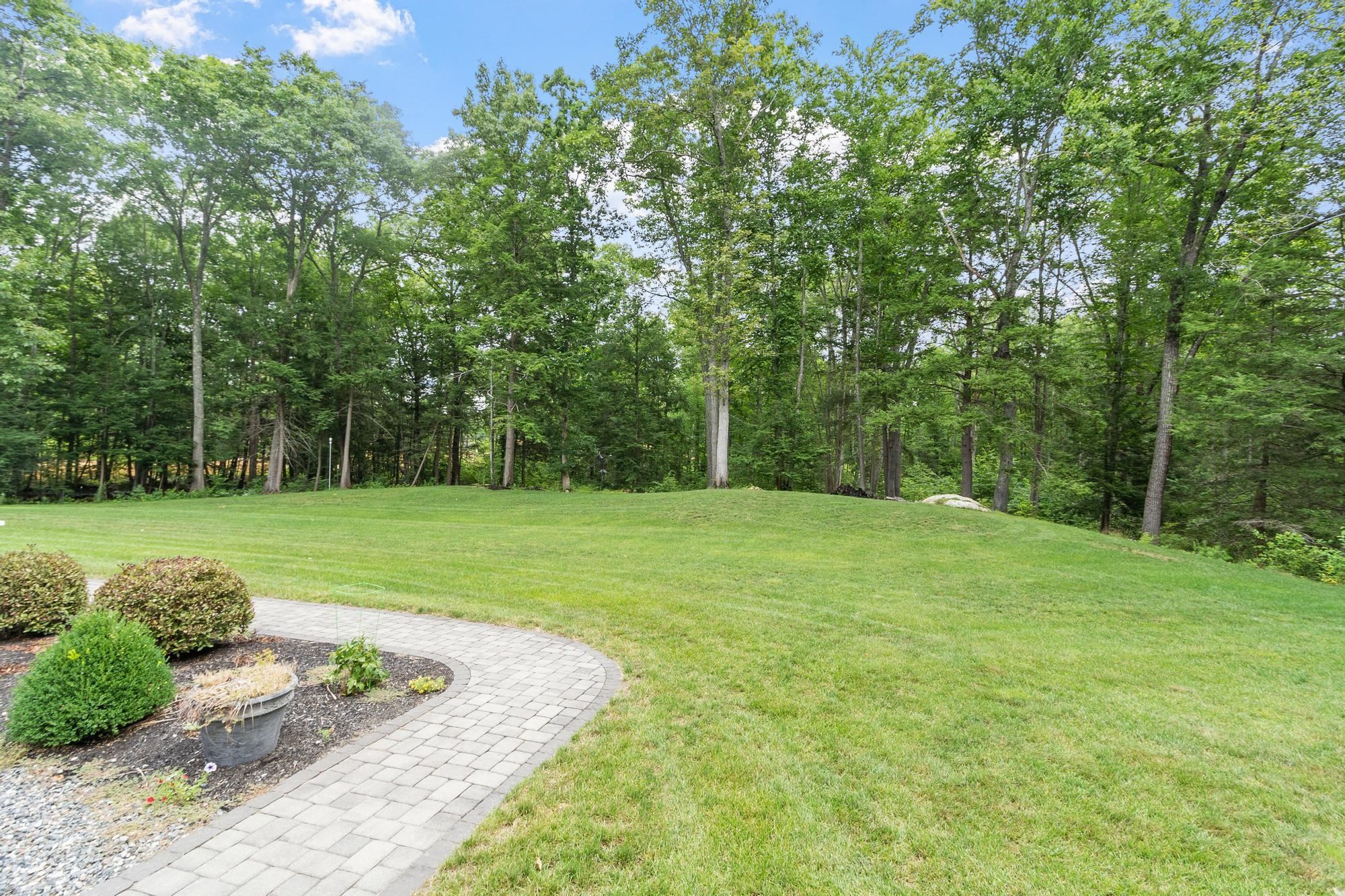 129 Gritstmill Rd, Fremont, NH 03044