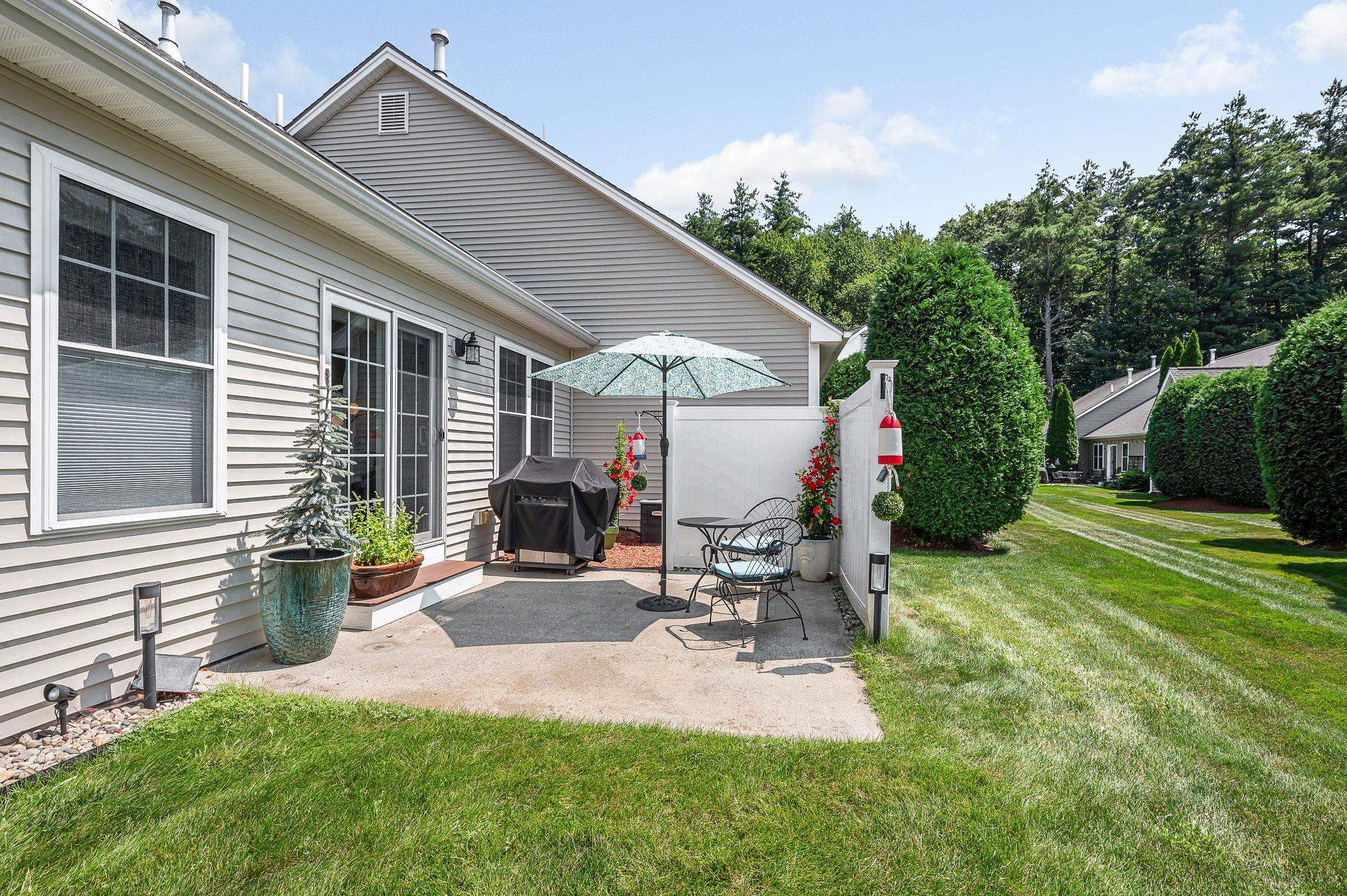 3 Mission Ln, Hudson, NH 03051-6413