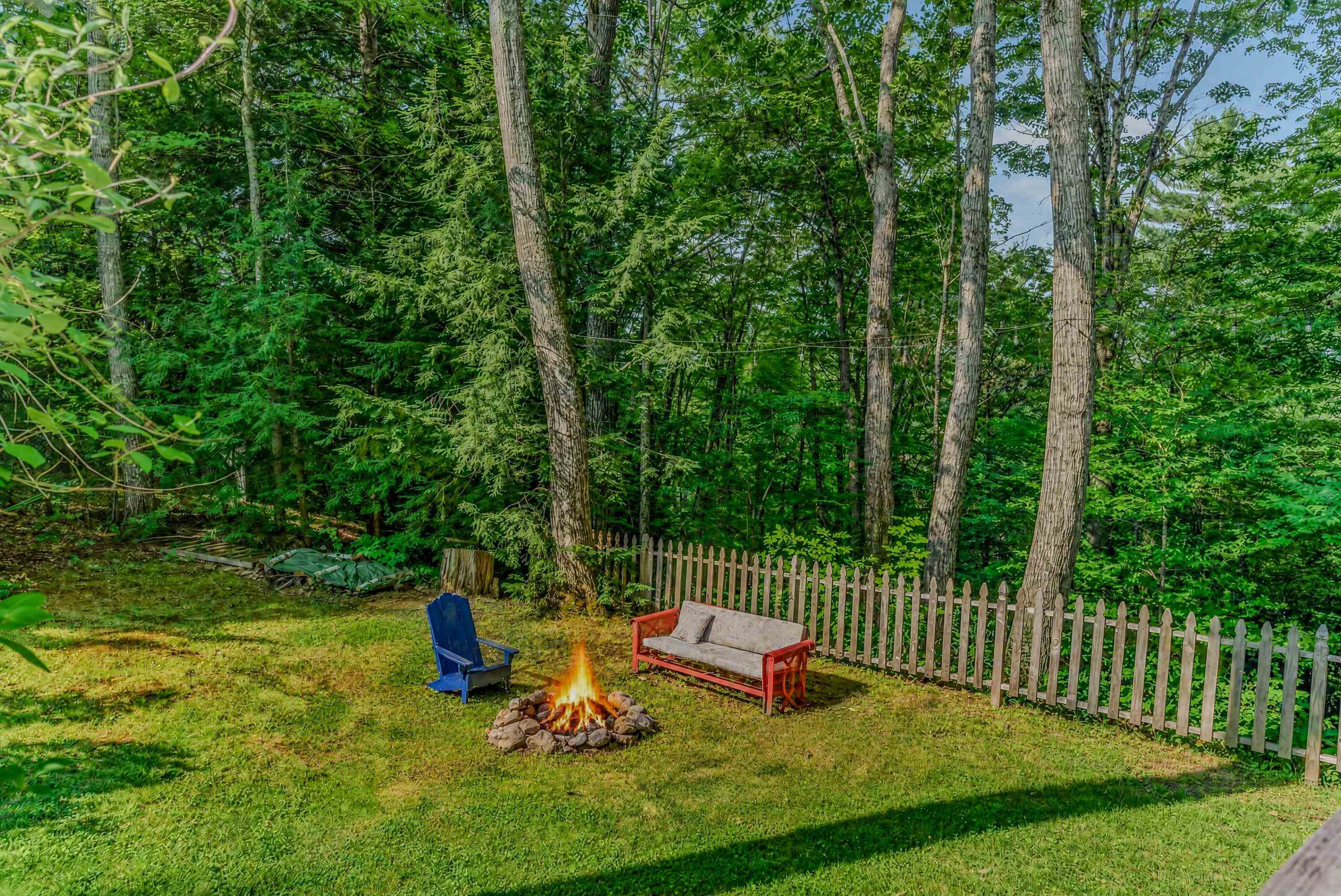14 Bluff Rd, Campton, NH 03223