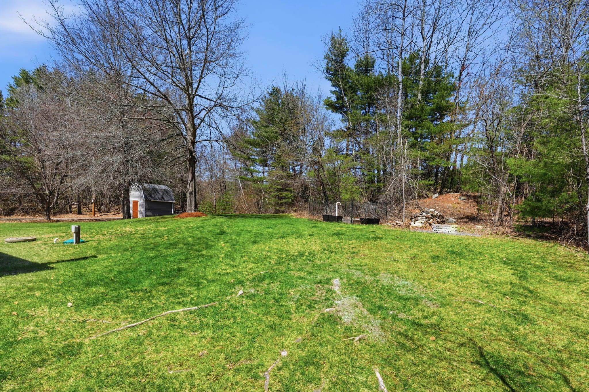 32 Tallant Rd, Pelham, NH 03076
