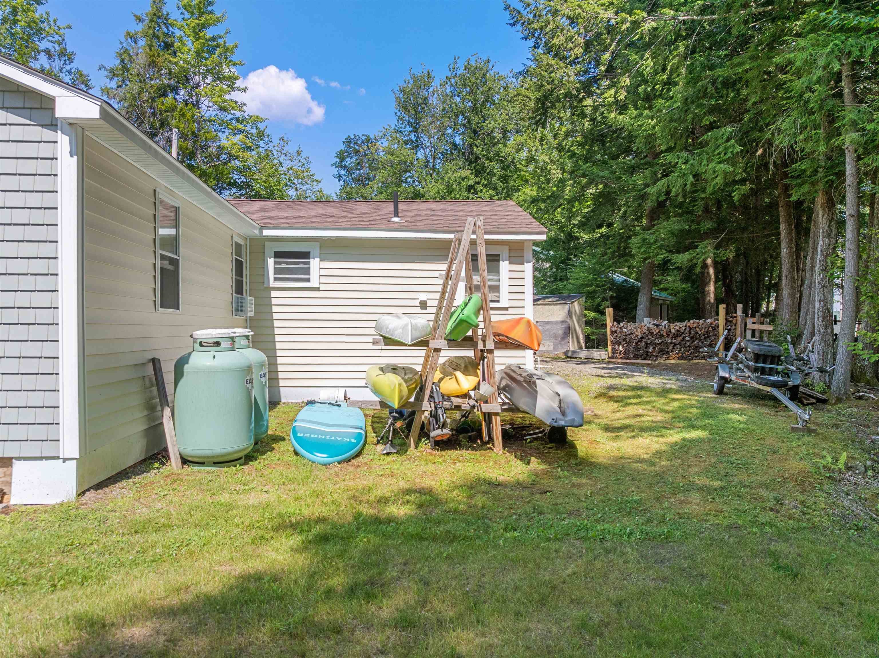 15 Cottage Dr, Sanbornton, NH 03269