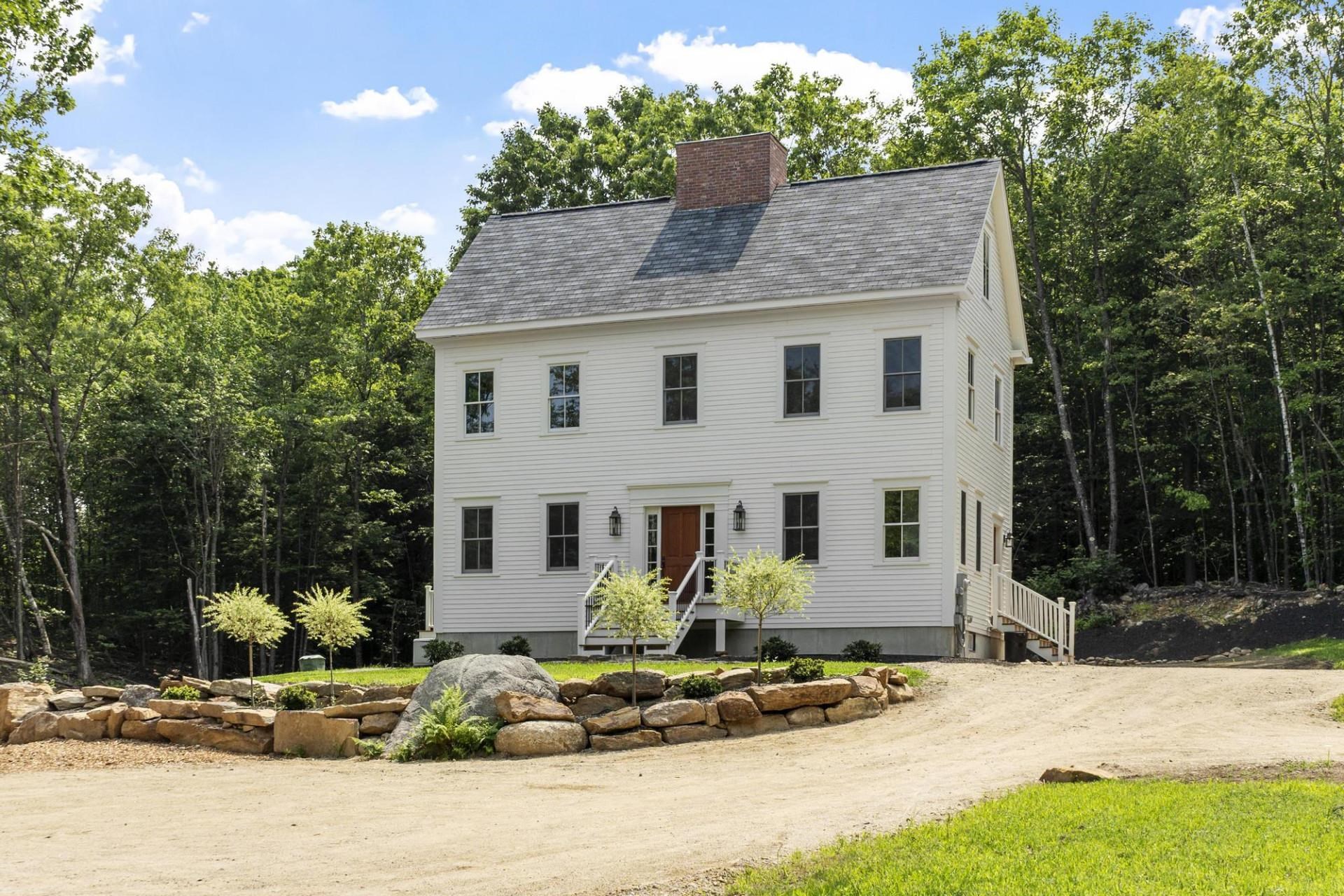 405 Mountain Rd, Lyndeborough, NH 03082