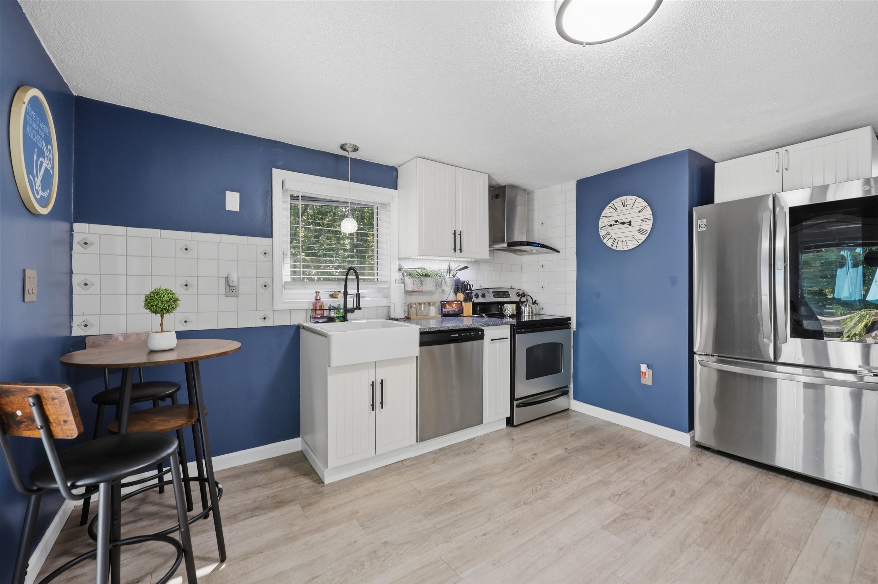 43 Seaverns Bridge Rd, Merrimack, NH 03054