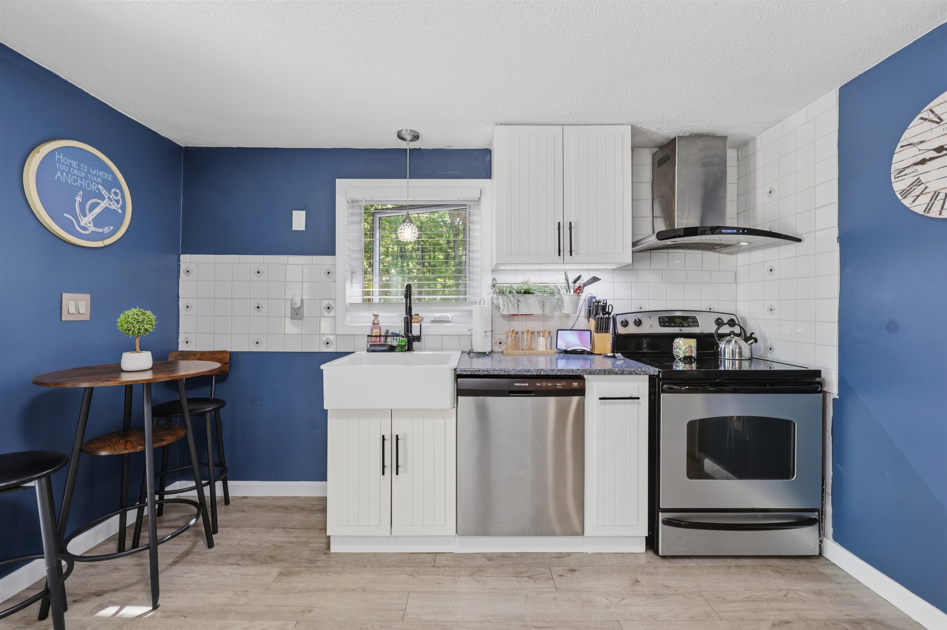 43 Seaverns Bridge Rd, Merrimack, NH 03054