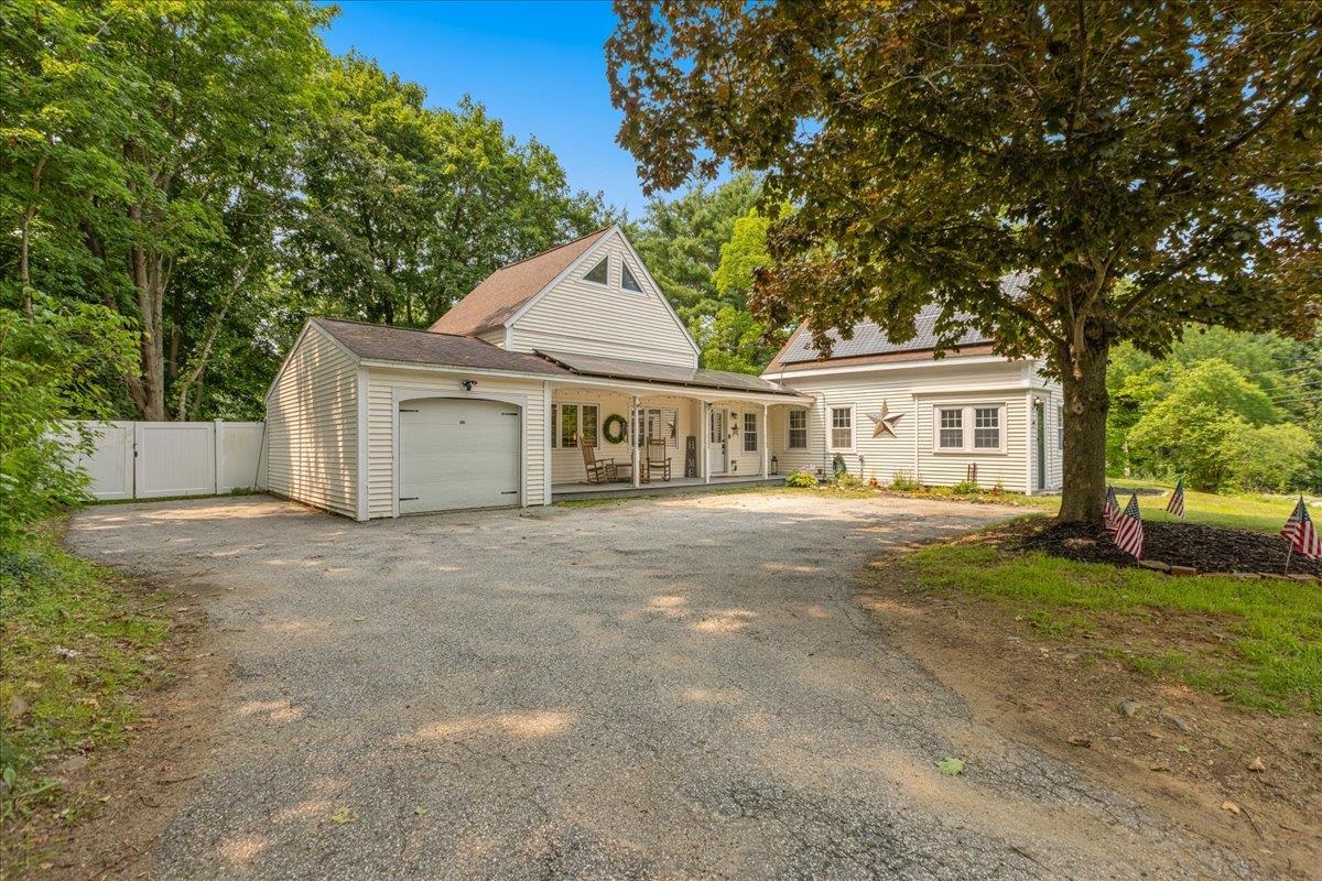 273 Main St, Danville, NH 03819