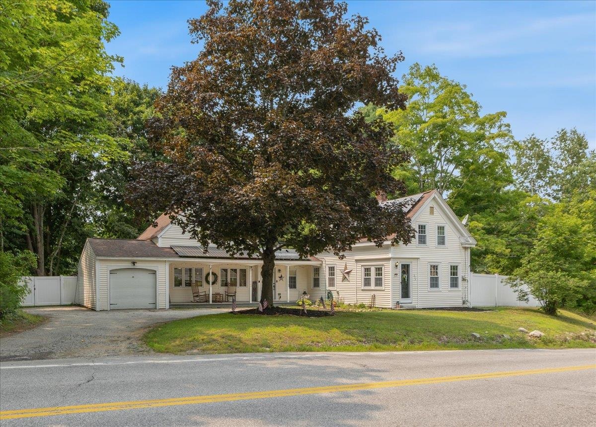 273 Main St, Danville, NH 03819