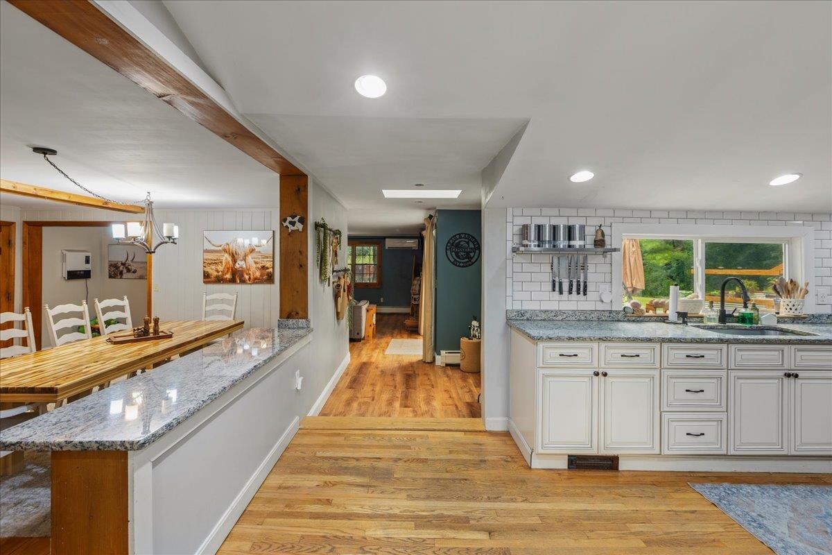 273 Main St, Danville, NH 03819