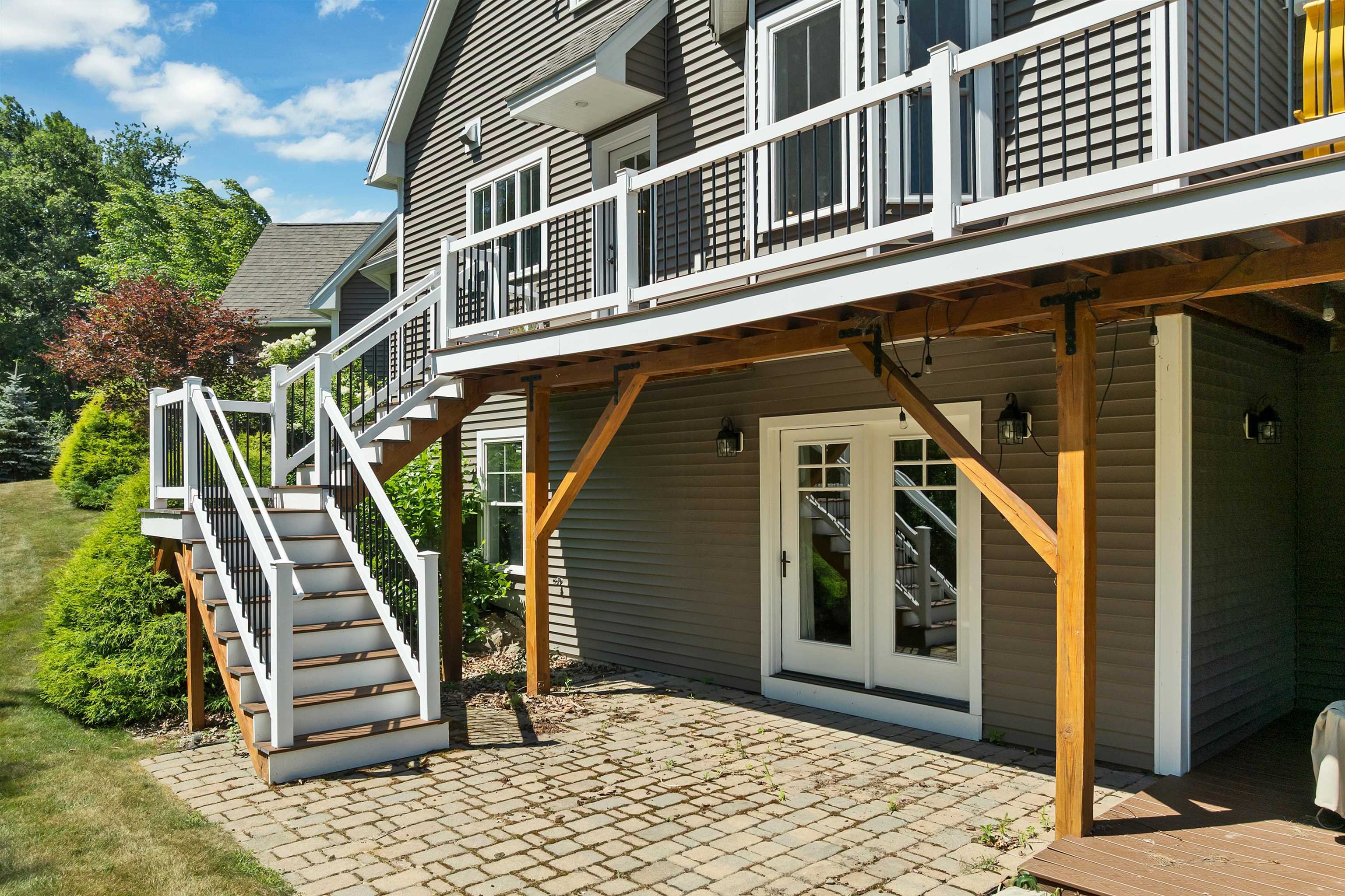 1 Lennon Dr, Dover, NH 03820