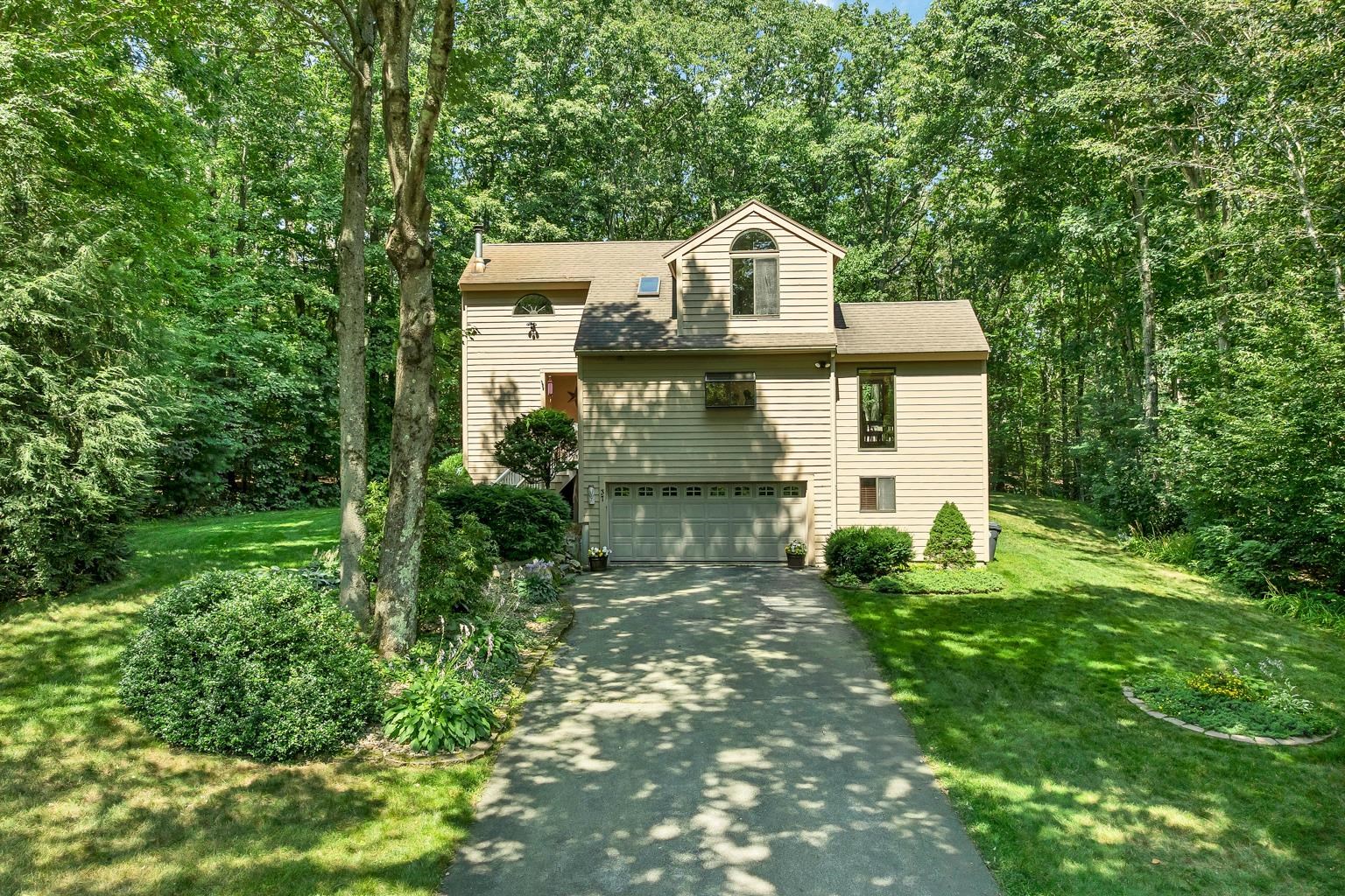 37 Indian Ridge Rd, Hampstead, NH 03826