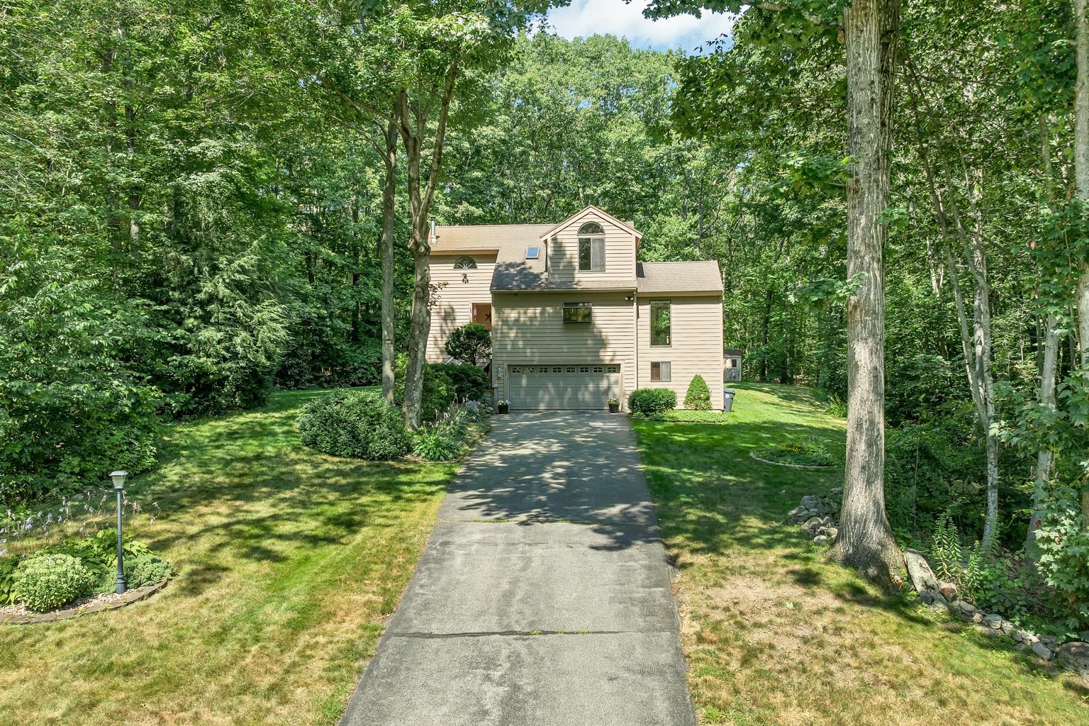 37 Indian Ridge Rd, Hampstead, NH 03826