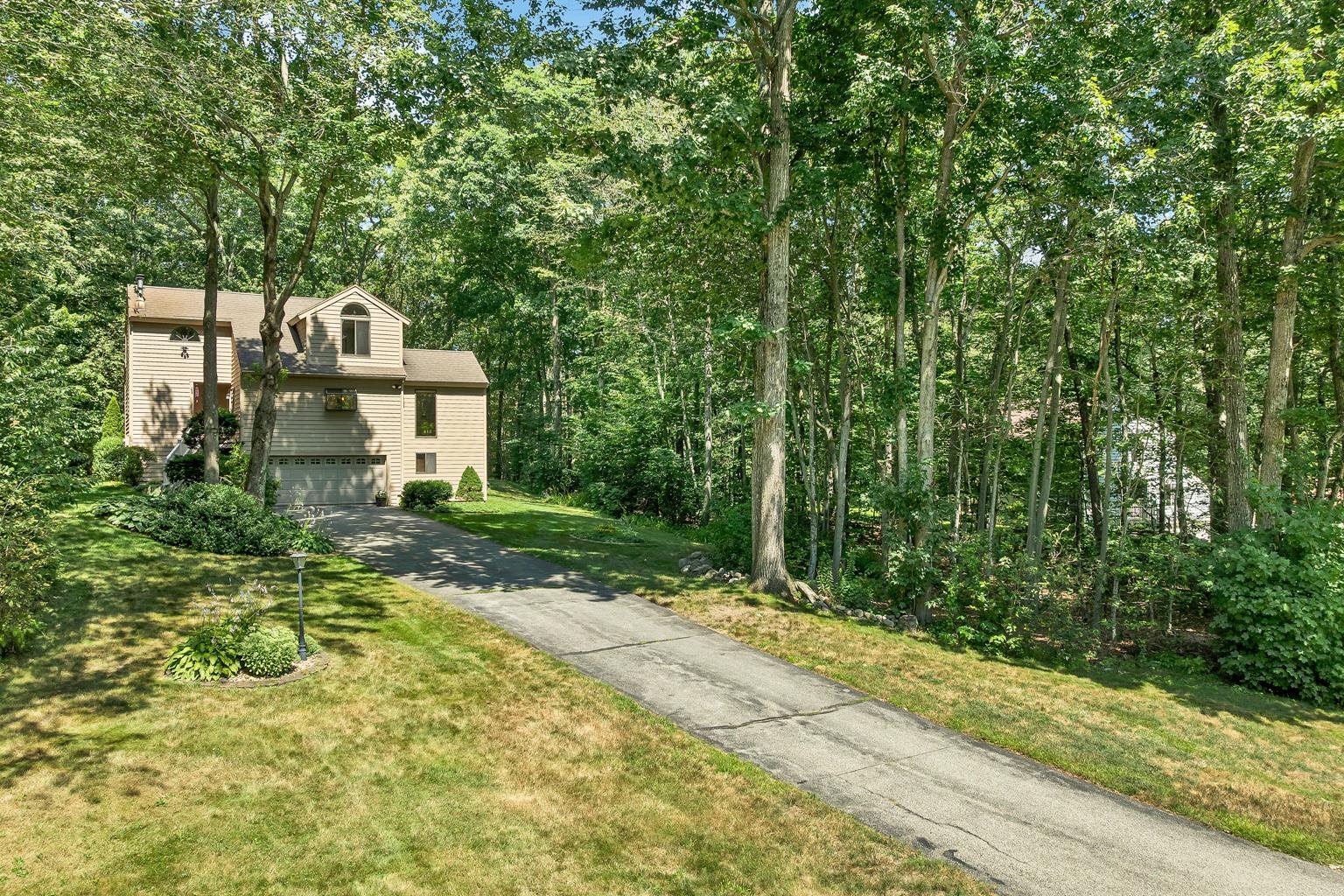 37 Indian Ridge Rd, Hampstead, NH 03826