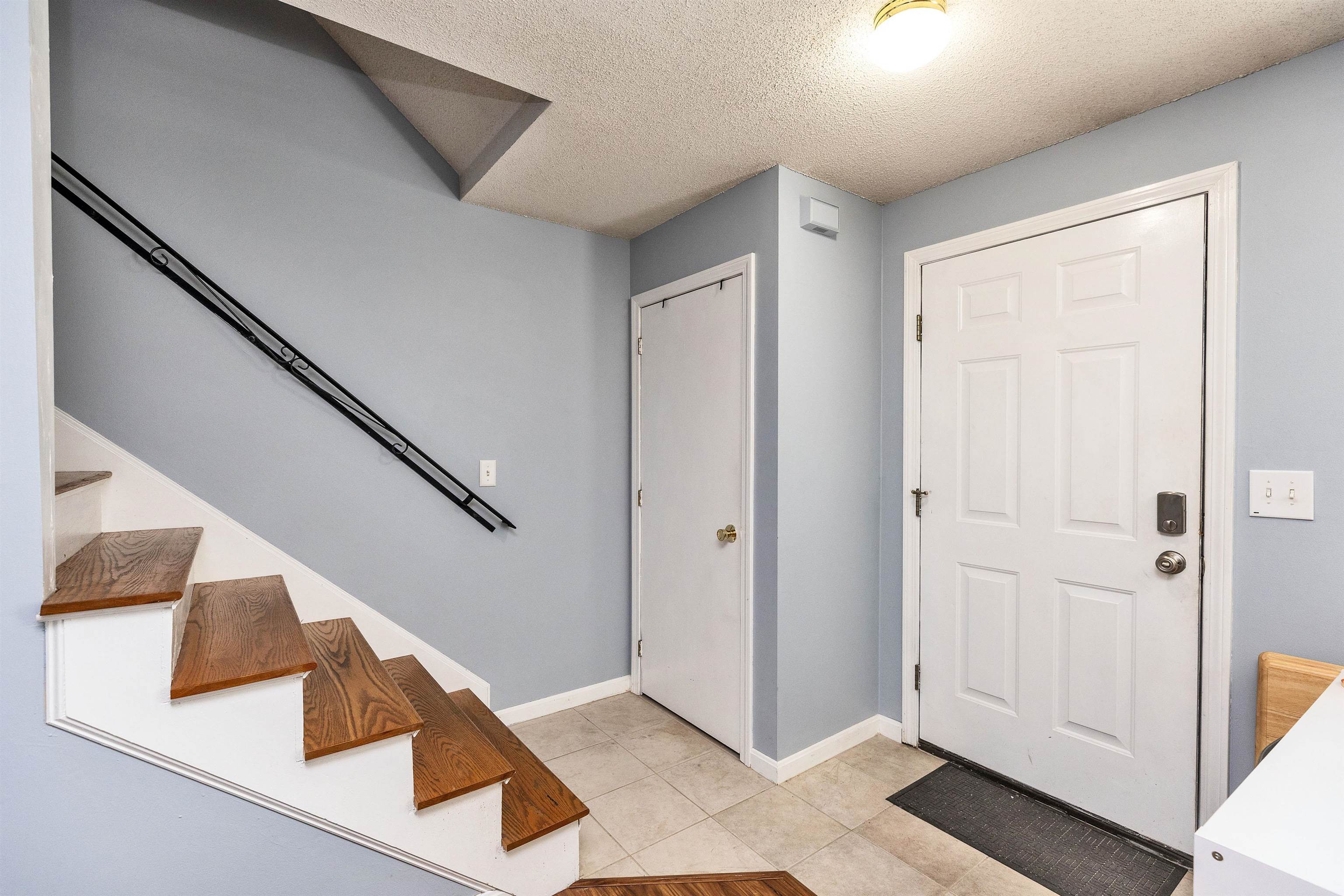 18 Birchwood Dr, Milford, NH 03055