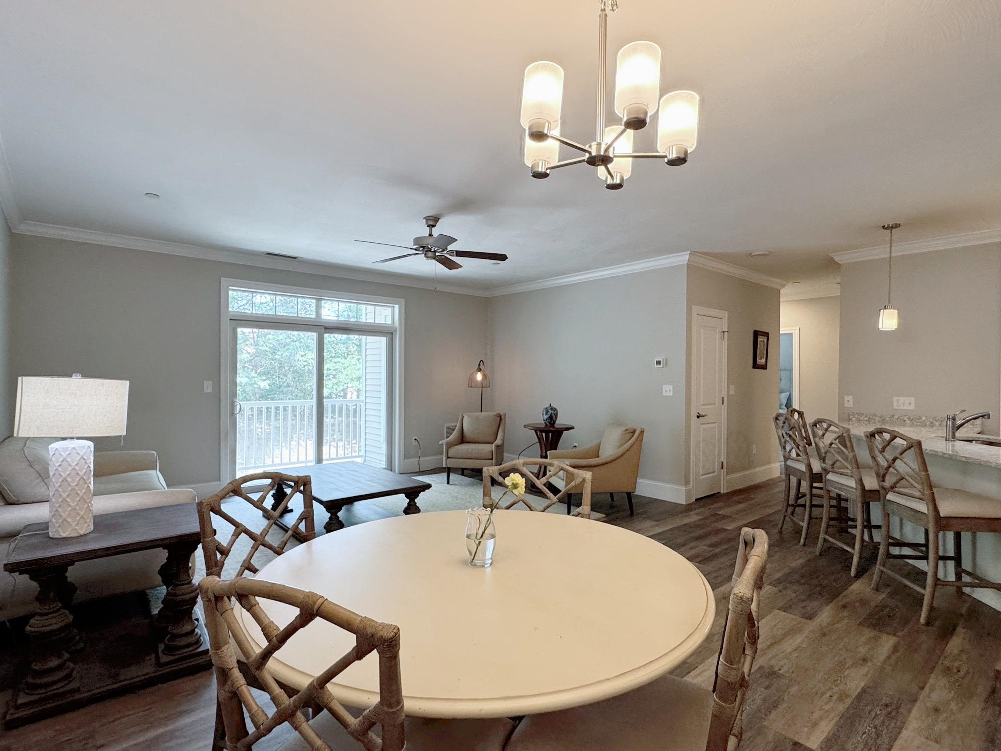 Designated Dining Area, Chandelier with Dimmer