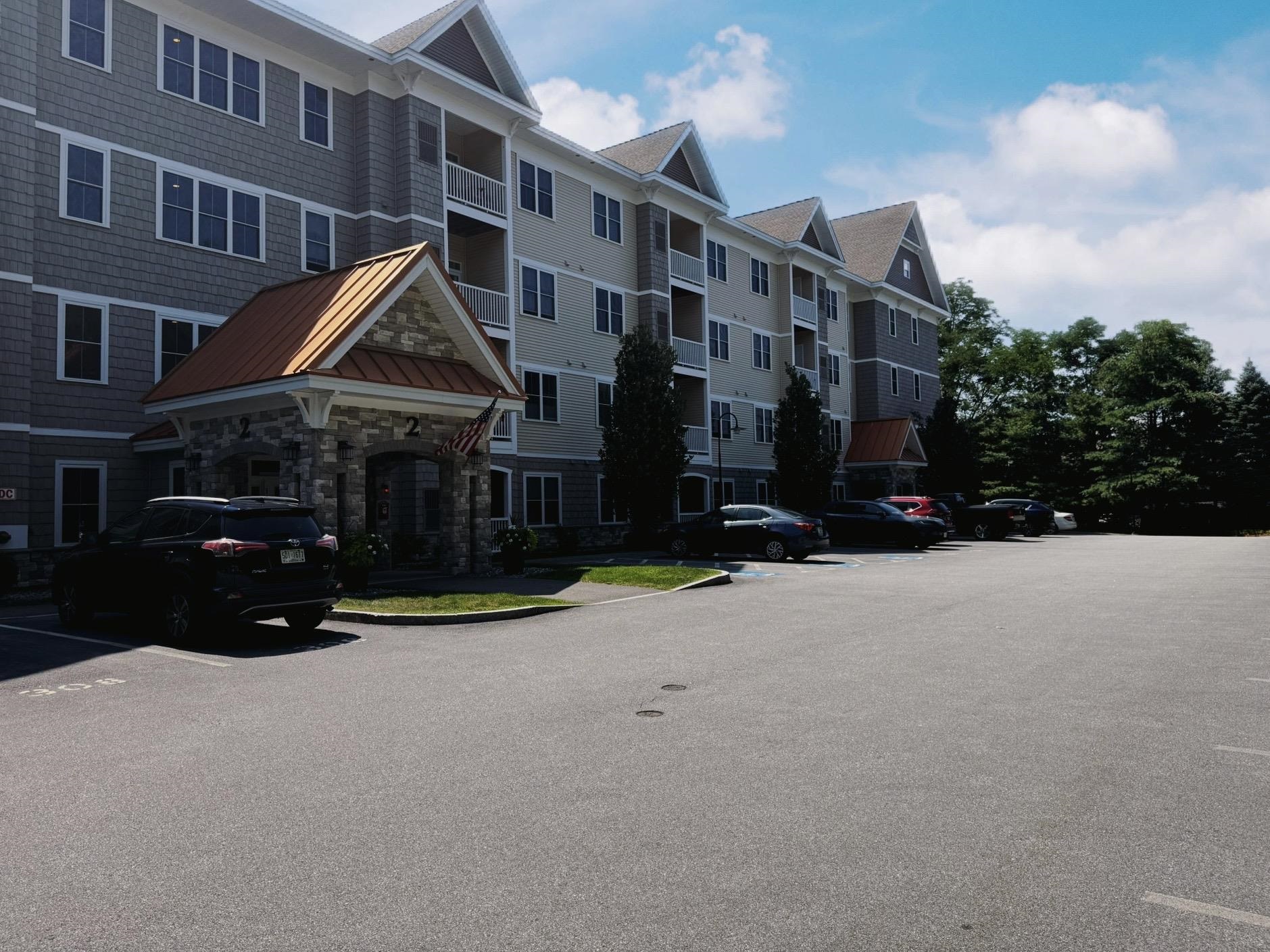 2 Henry David Dr #116, Nashua, NH 03062