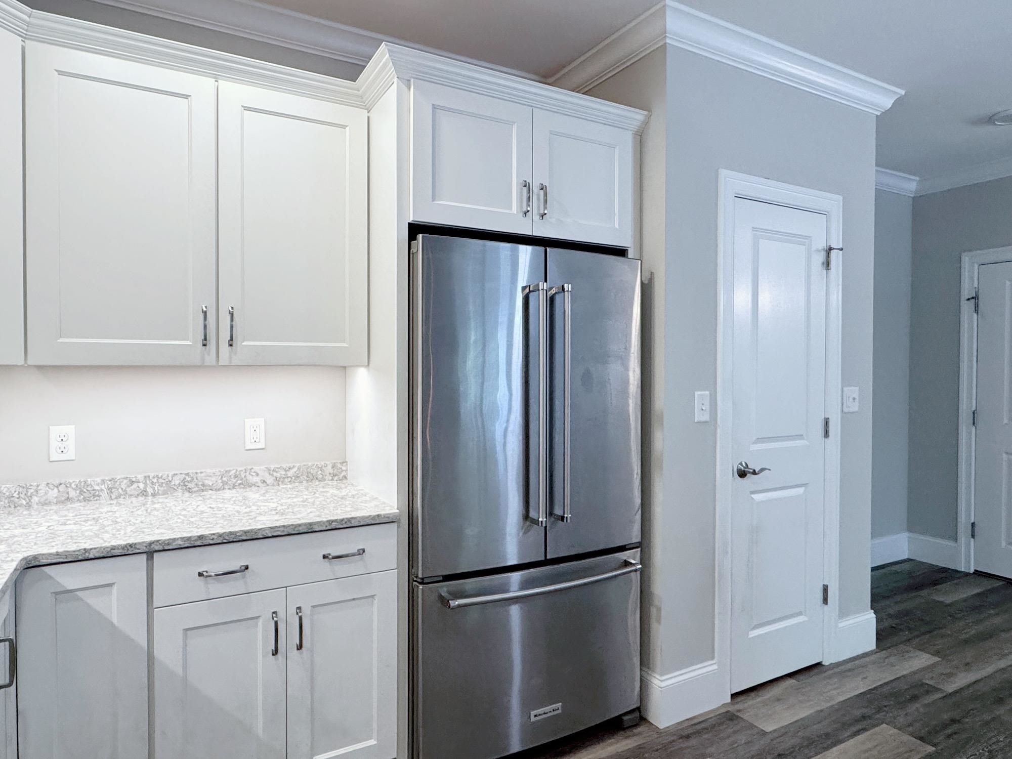 Plus Convenient Pantry