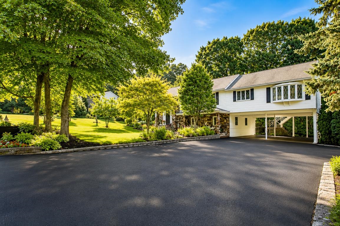150 Lowell Rd, Salem, NH 03079