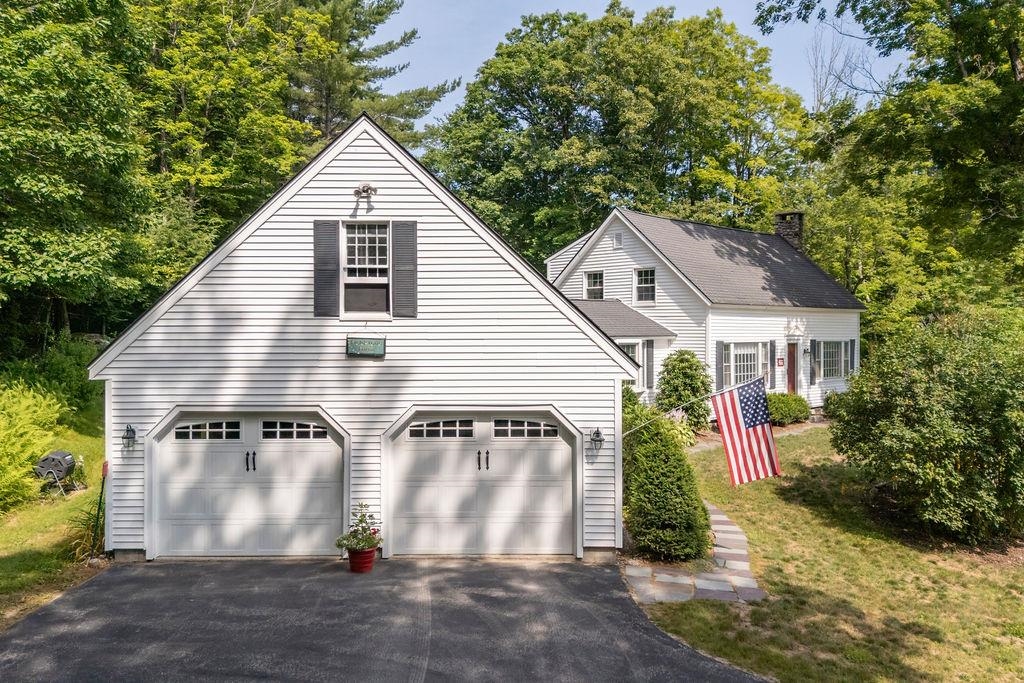 107 Whitney Brook Rd, New London, NH 03257