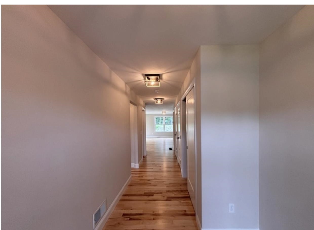 44 Edgewater Dr, Brentwood, NH 03833