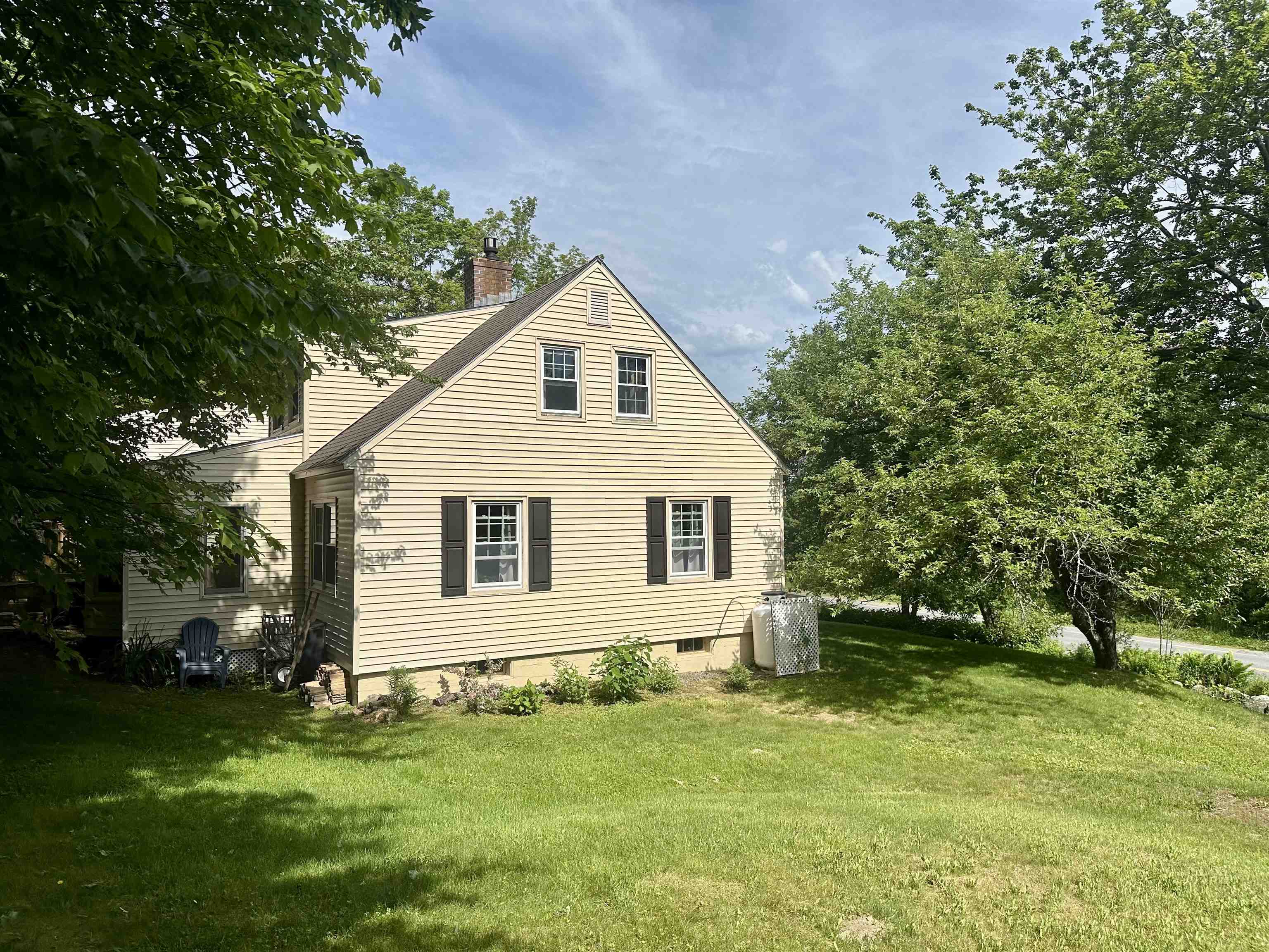 1261 King Hill Rd, New London, NH 03257