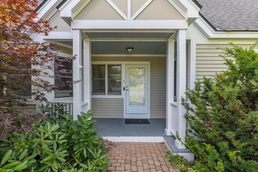 33 Wintercroft Cir #5, Grantham, NH 03753