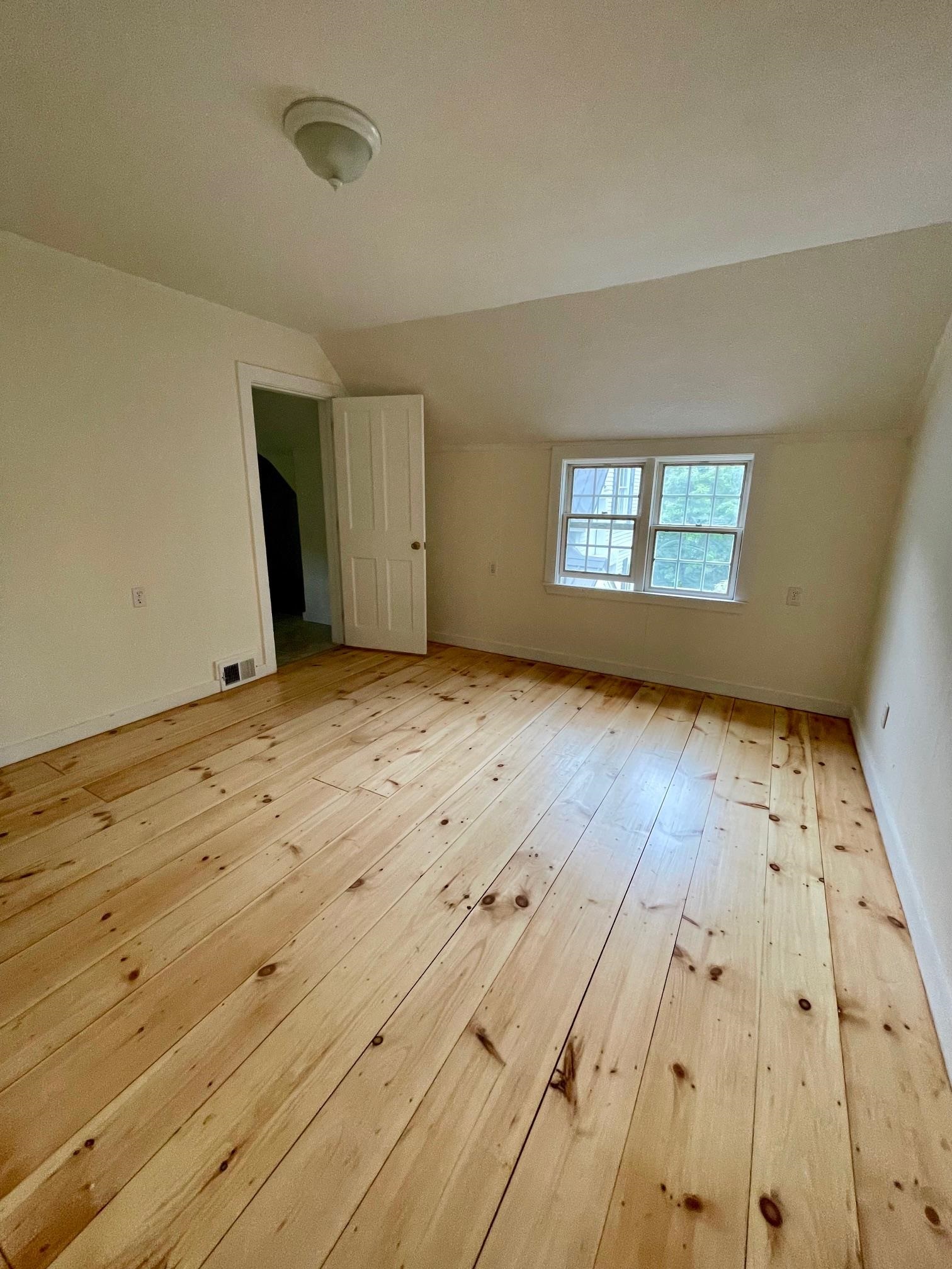 17 West St, Antrim, NH 03440