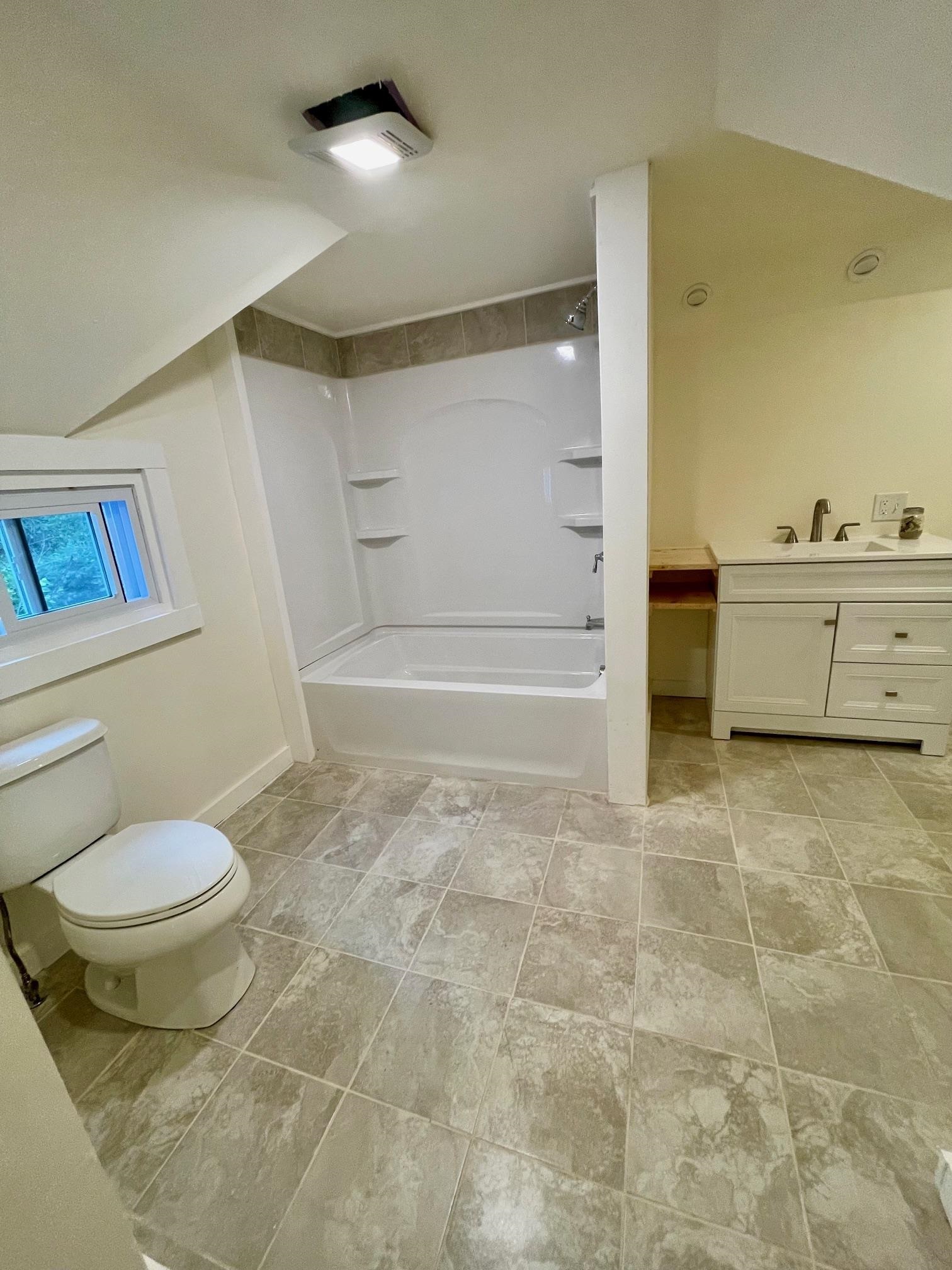 17 West St, Antrim, NH 03440