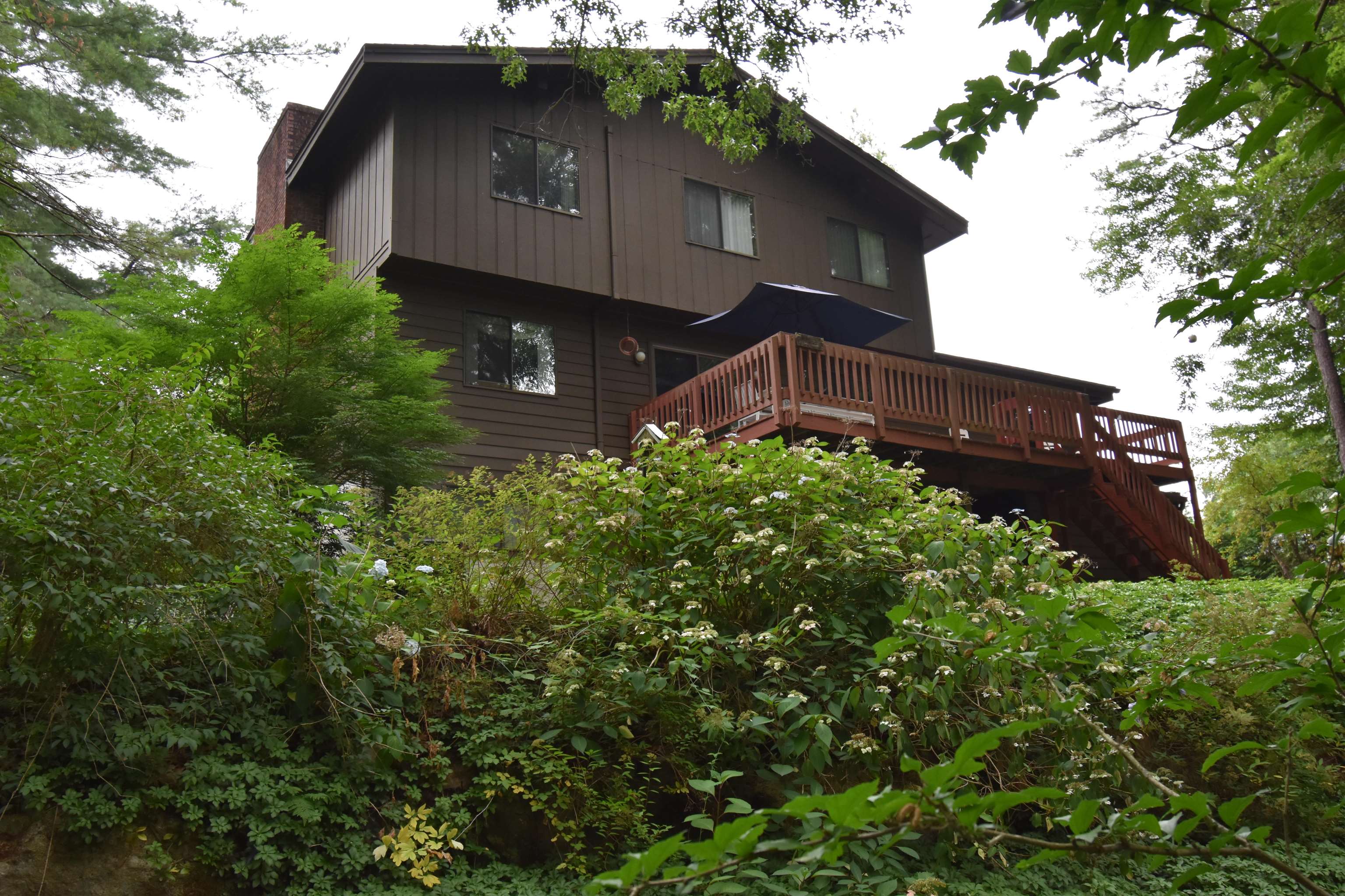 3 Eastbrook Dr, Nashua, NH 03060